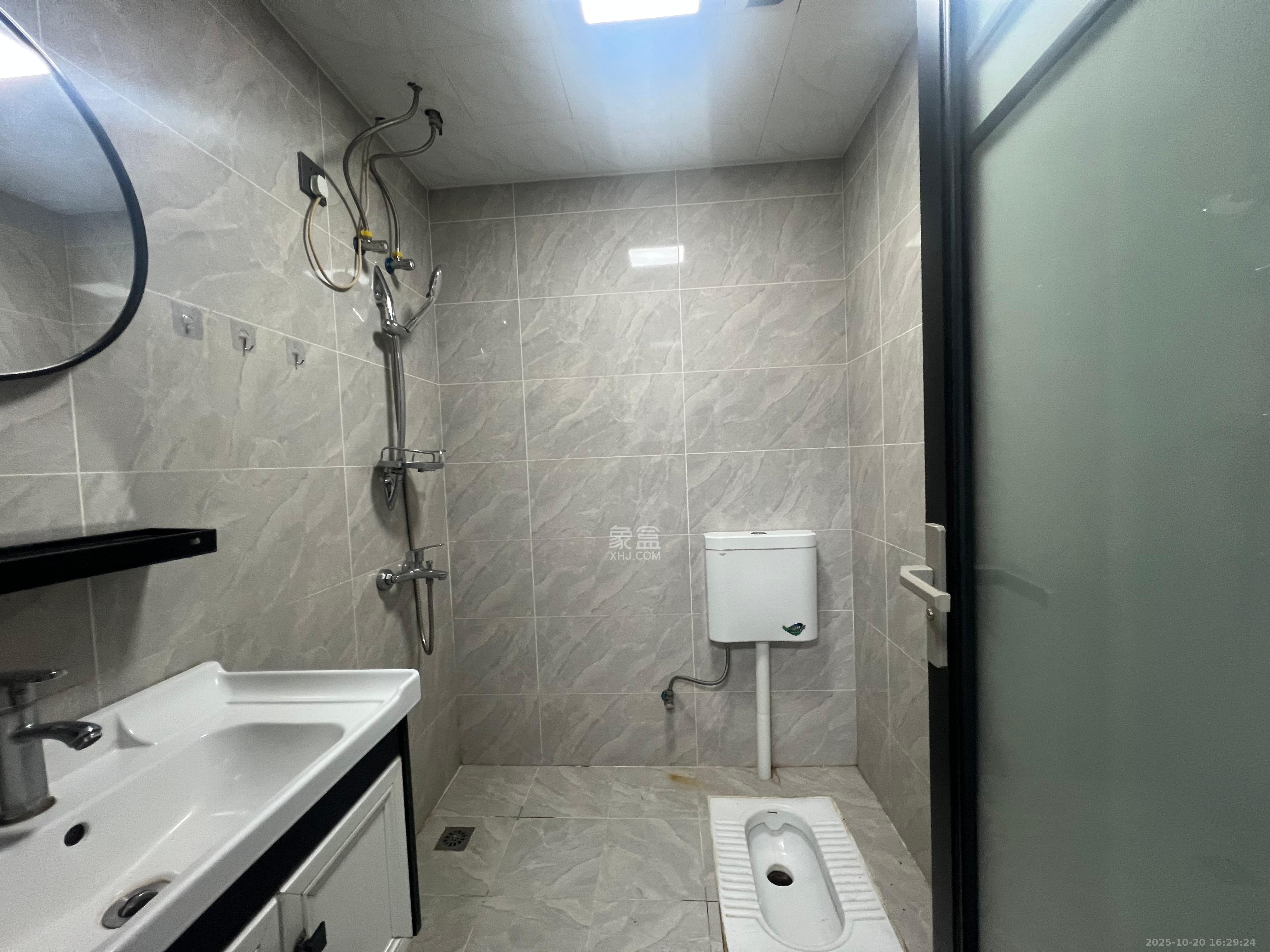 绿地之窗   51.16㎡      1300.0元/月室内图