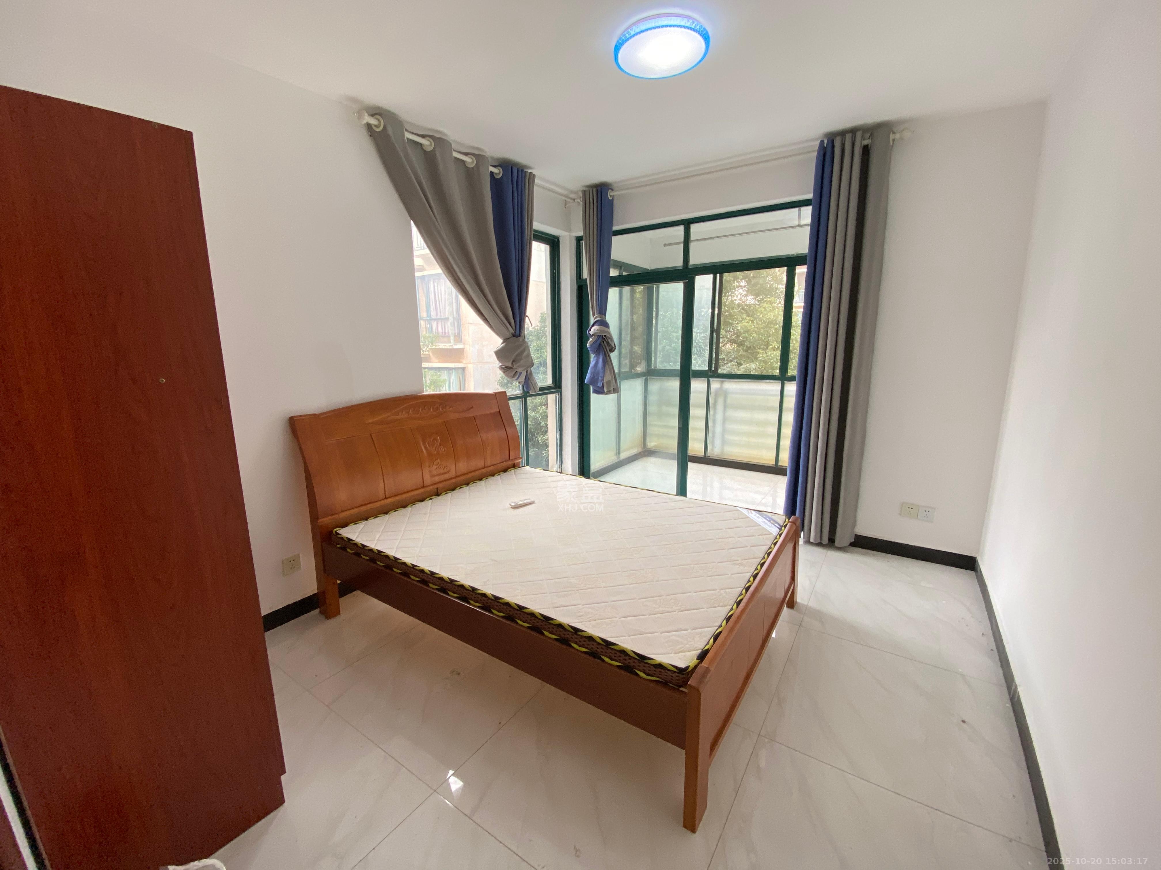 东方新城  2室1厅1卫    2200.0元/月室内图