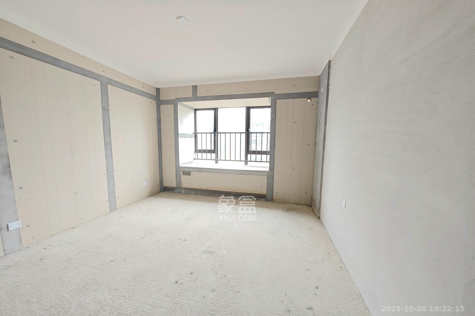 大都汇天悦（保利大都汇三期）  4室2厅2卫    160.0万卧室