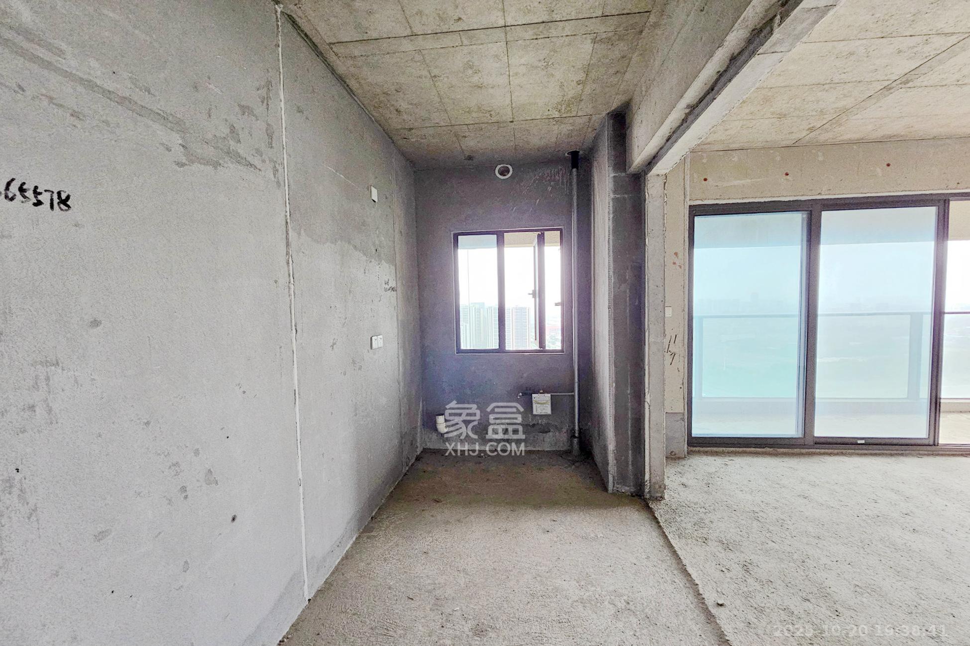 阳光城尚东湾愉景苑 5室2厅3卫 165.0万 阳光城尚东湾愉景苑 5室2厅3卫 165.0万其他