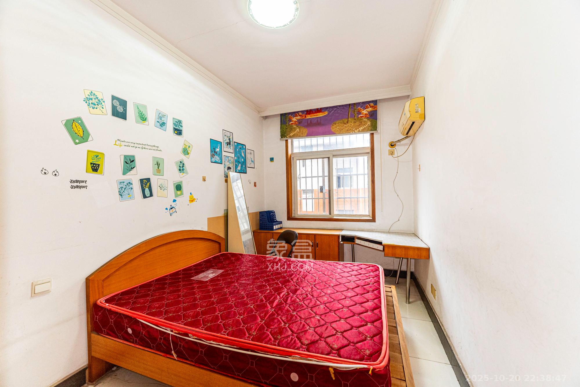 湘绣城  2室1厅1卫    27.0万卧室