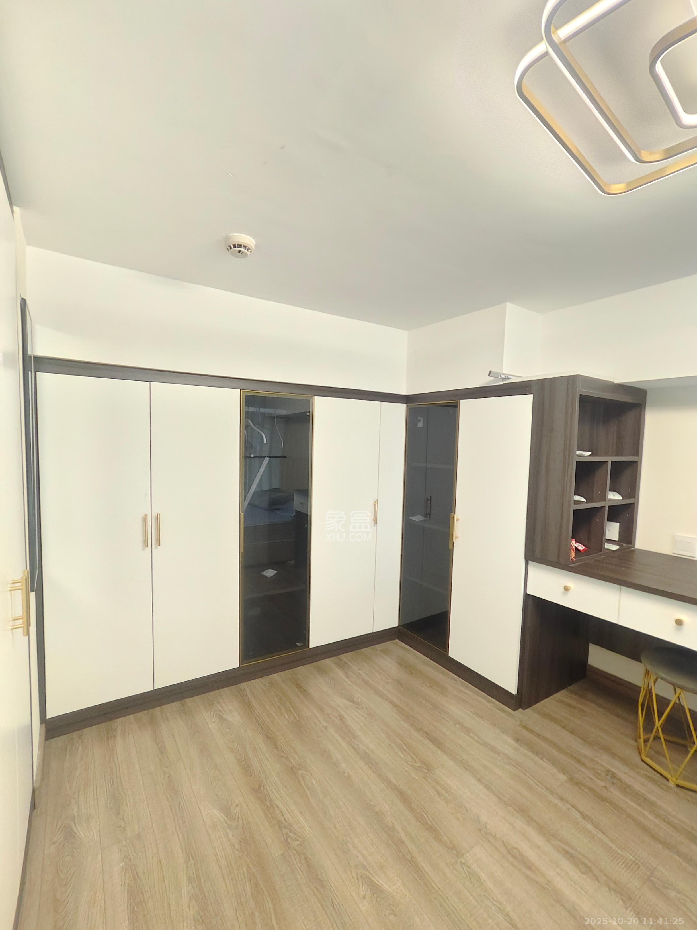 卓越浅水湾  1室1厅1卫    1750.0元/月室内图