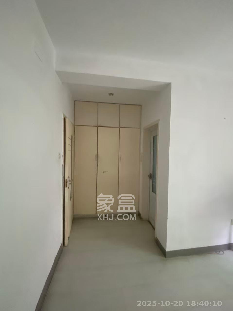 咸嘉新村嘉旺苑 3室2厅2卫 2500.0元/月 咸嘉新村嘉旺苑 3室2厅2卫 2500.0元/月室内图