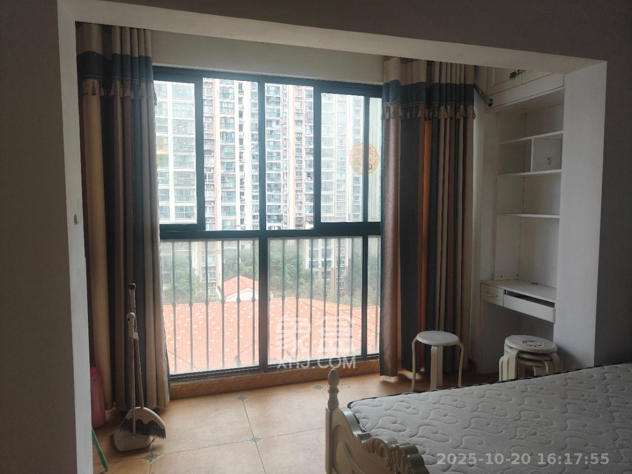 蝴蝶谷  1室1厅1卫    1200.0元/月室内图