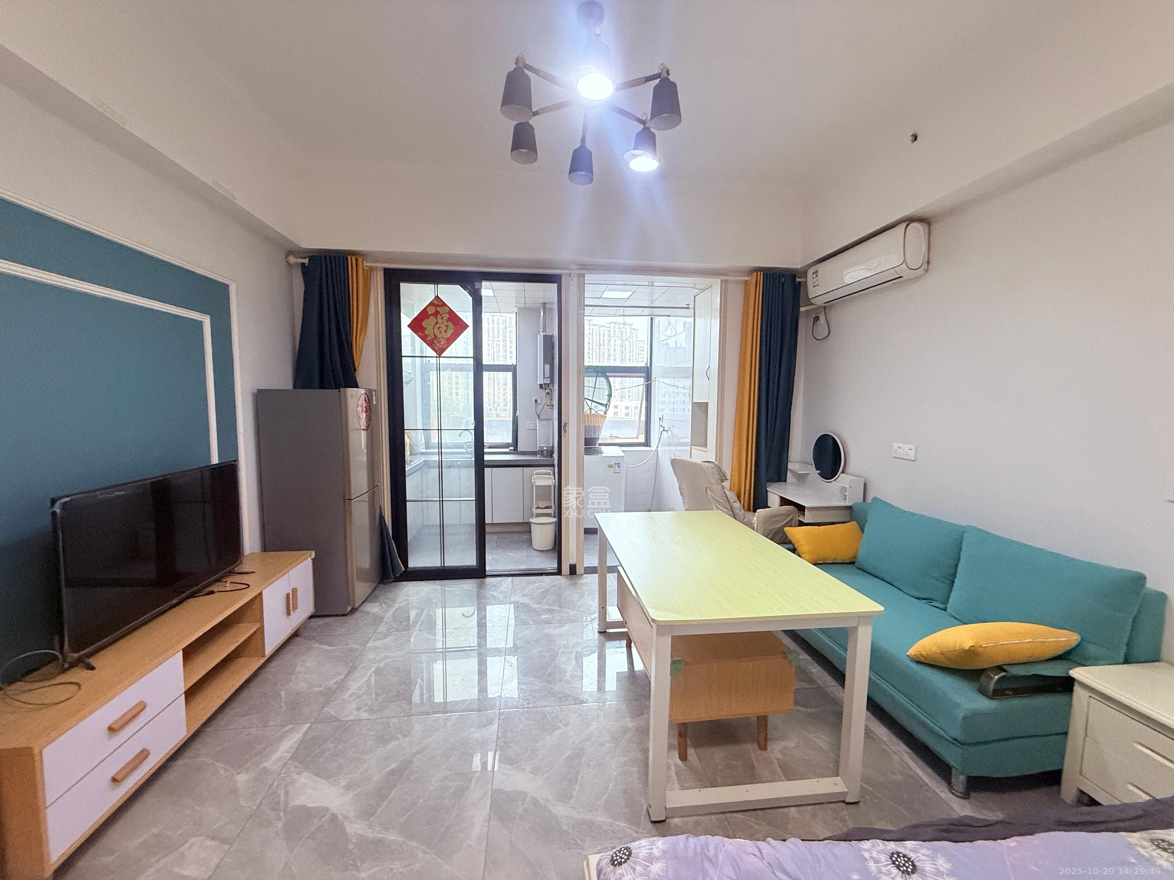 江南华府  1室1厅1卫    1600.0元/月 江南华府  1室1厅1卫    1600.0元/月室内图