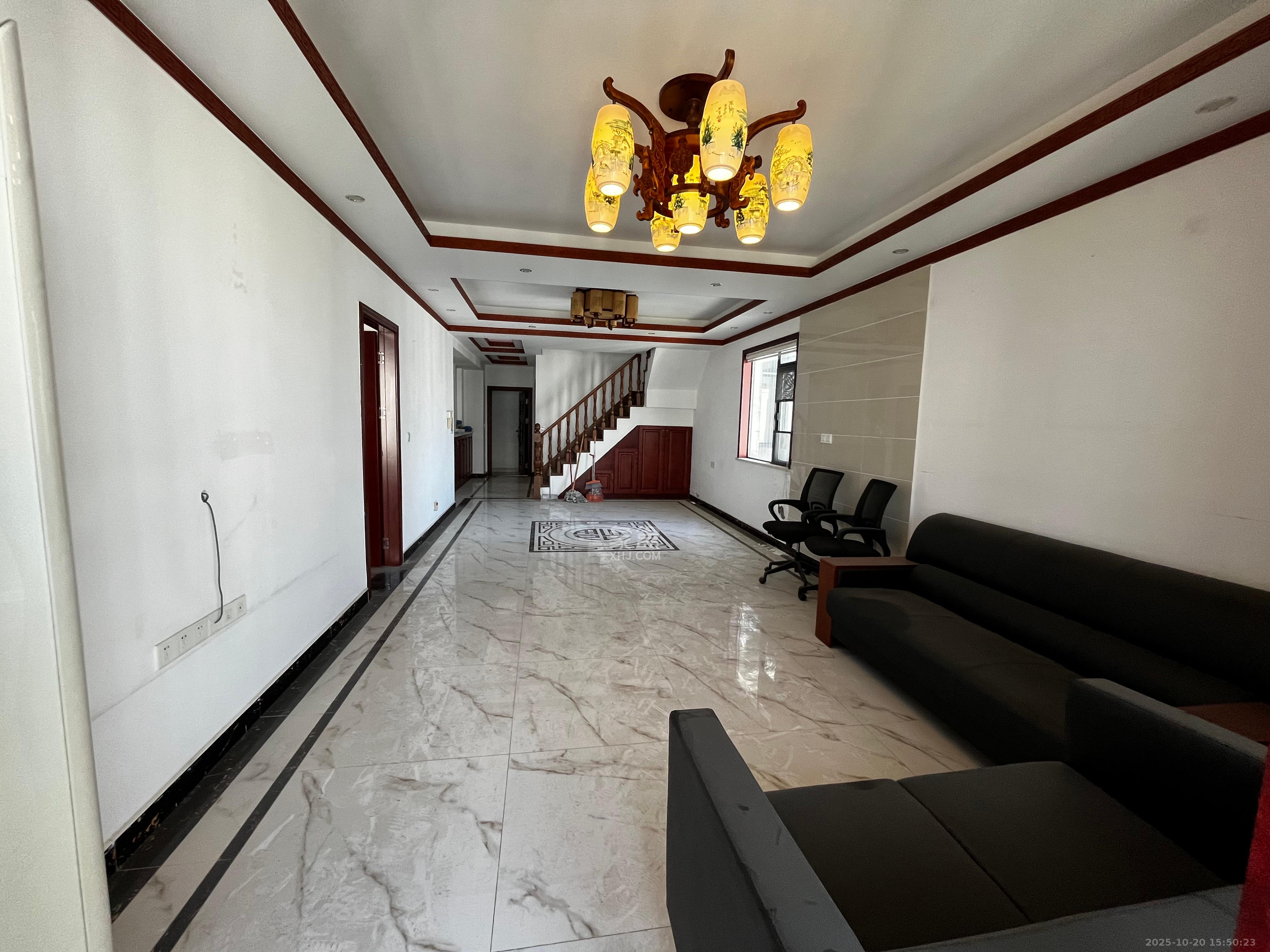 阳光100三期  6室3厅3卫    6500.0元/月 阳光100三期  6室3厅3卫    6500.0元/月