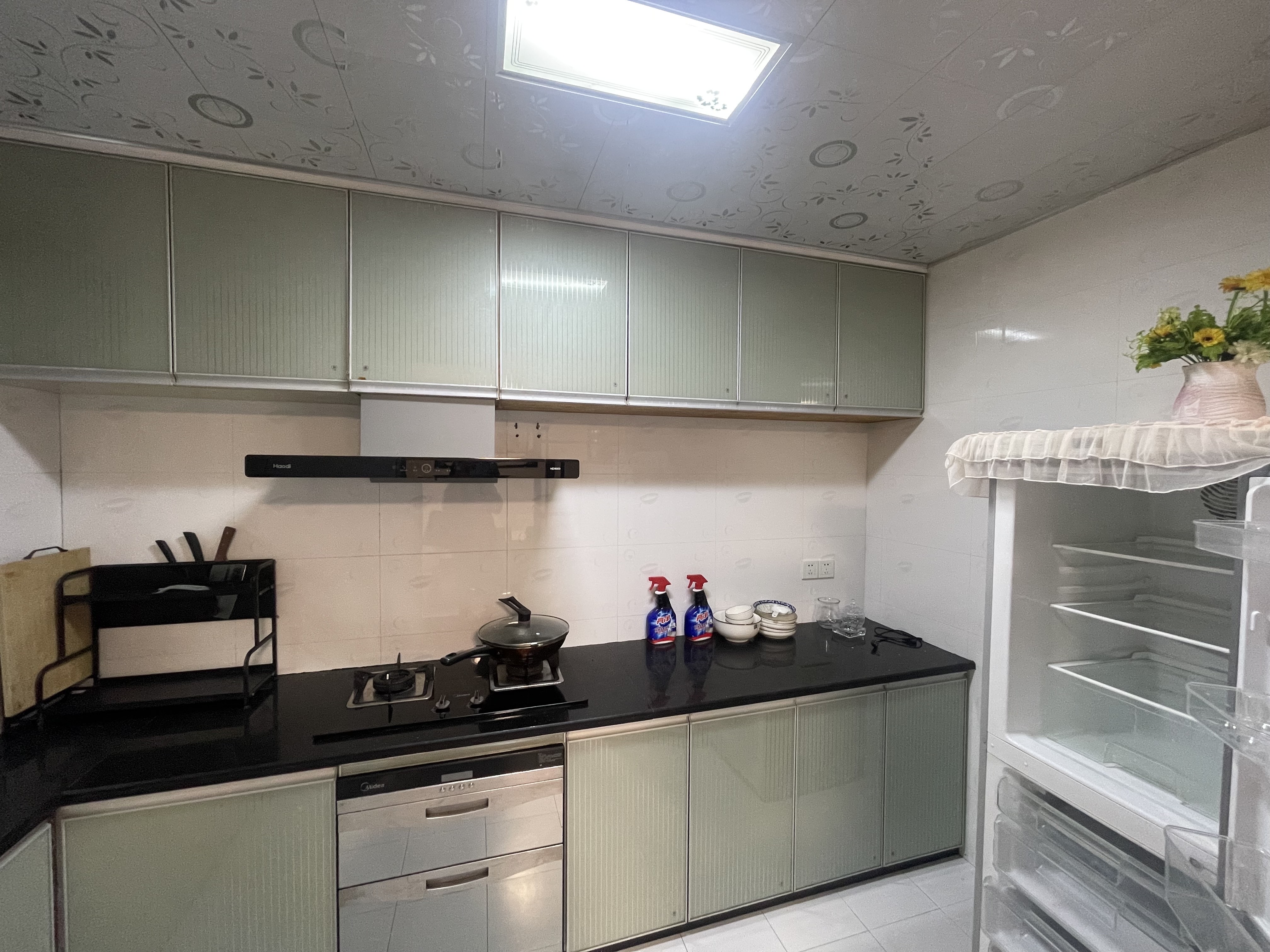 兴雁大楼 3室2厅2卫 1300.0元/月 兴雁大楼 3室2厅2卫 1300.0元/月室内图