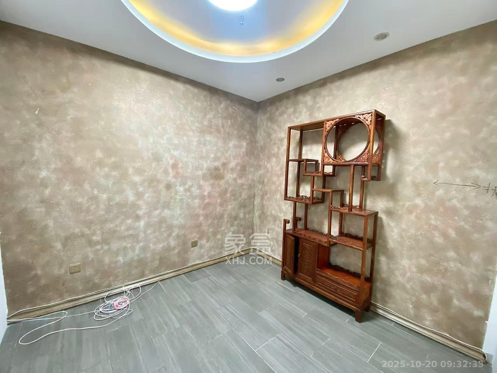 华润置地广场一期   112.0㎡      5000.0元/月室内图