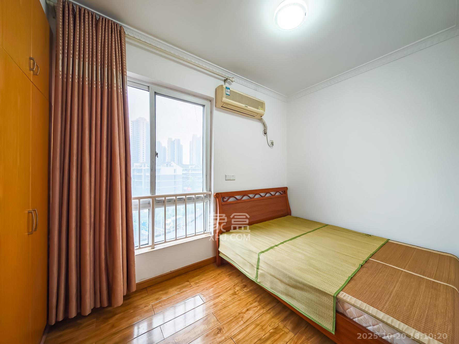 山语城一期 2室1厅1卫 50.0万 山语城一期 2室1厅1卫 50.0万卧室