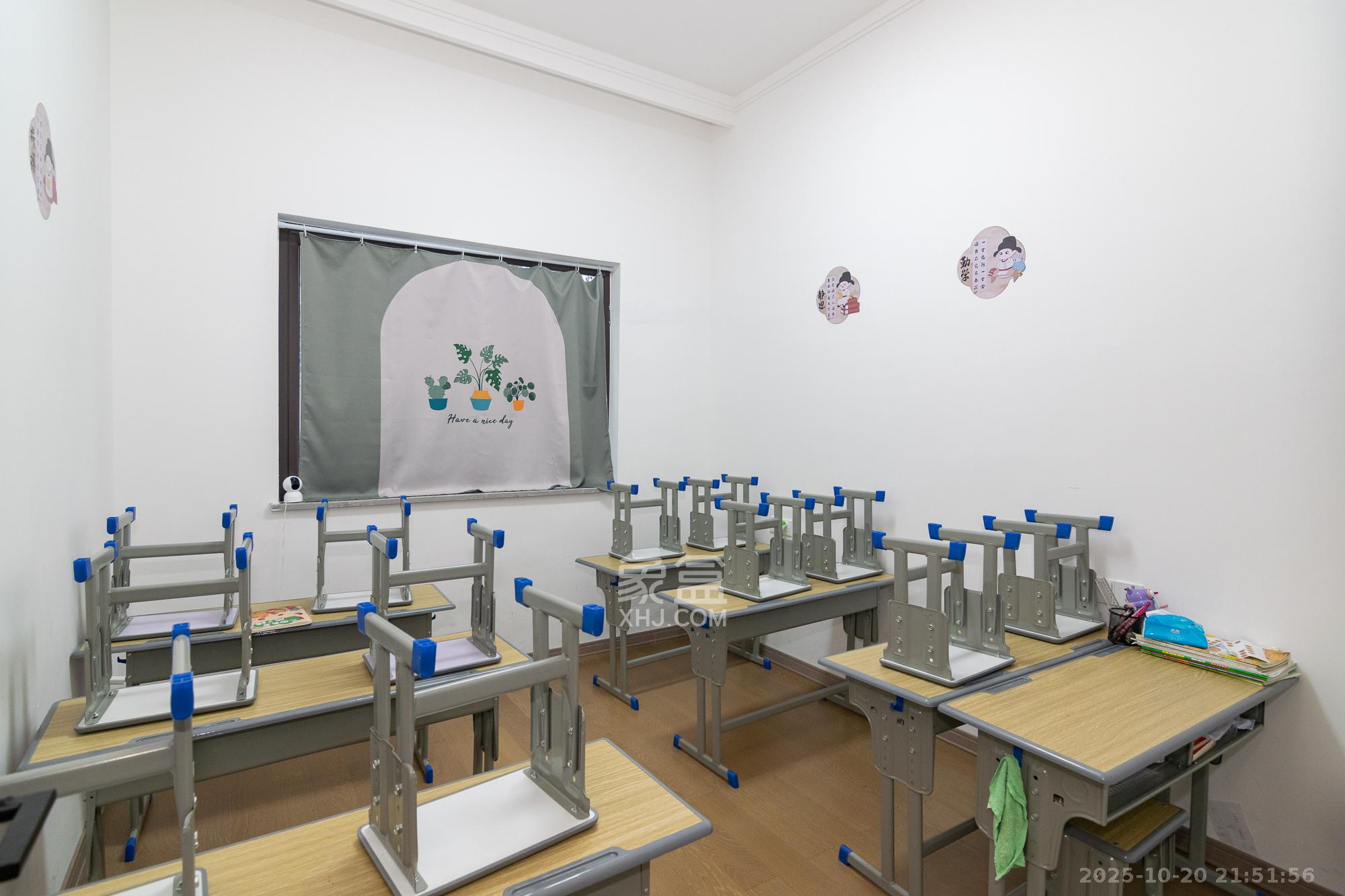 春晖花园  5室2厅2卫    100.0万卧室