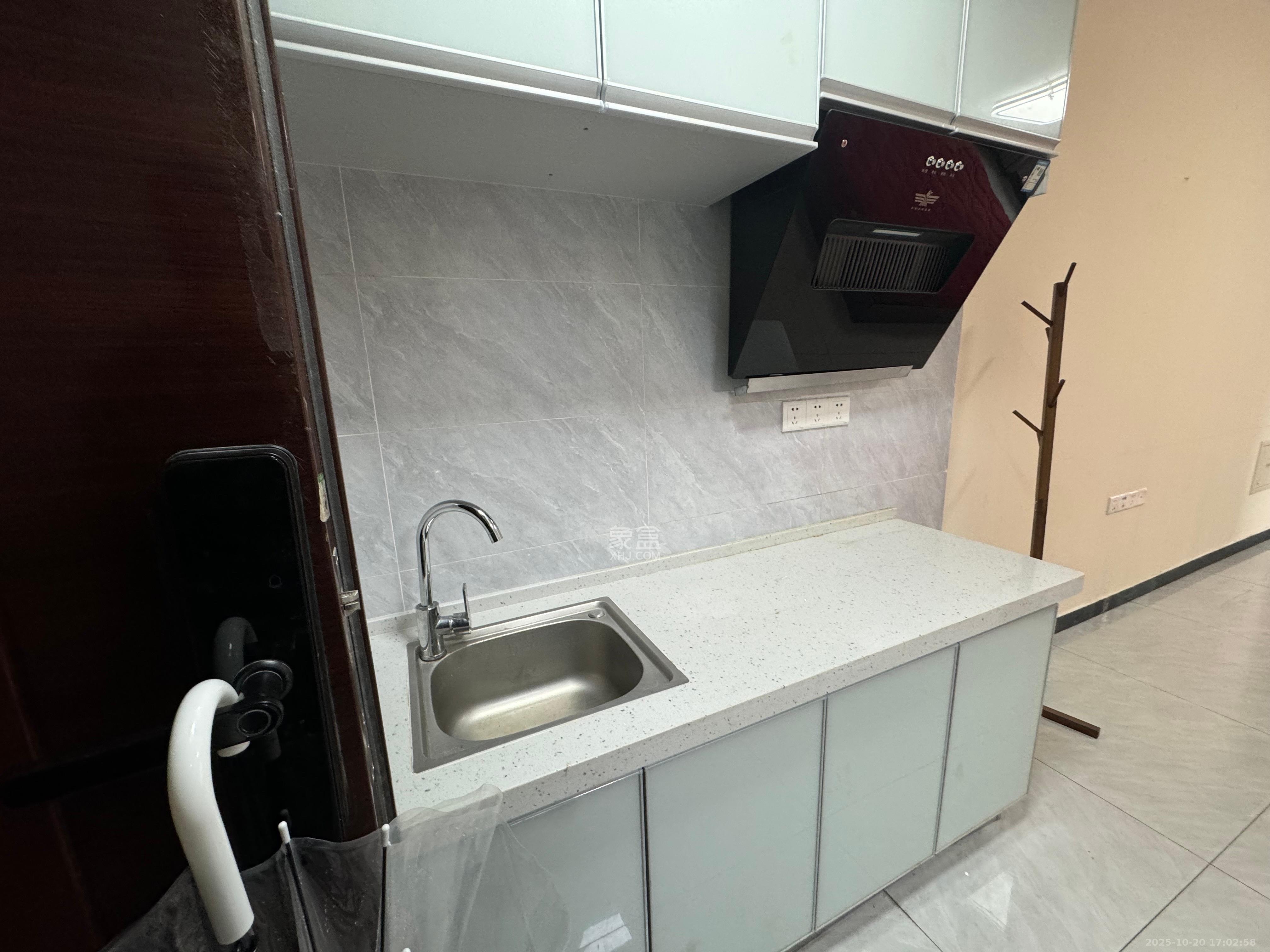 碧桂园城市之光 1室1厅1卫 1600.0元/月 碧桂园城市之光 1室1厅1卫 1600.0元/月室内图