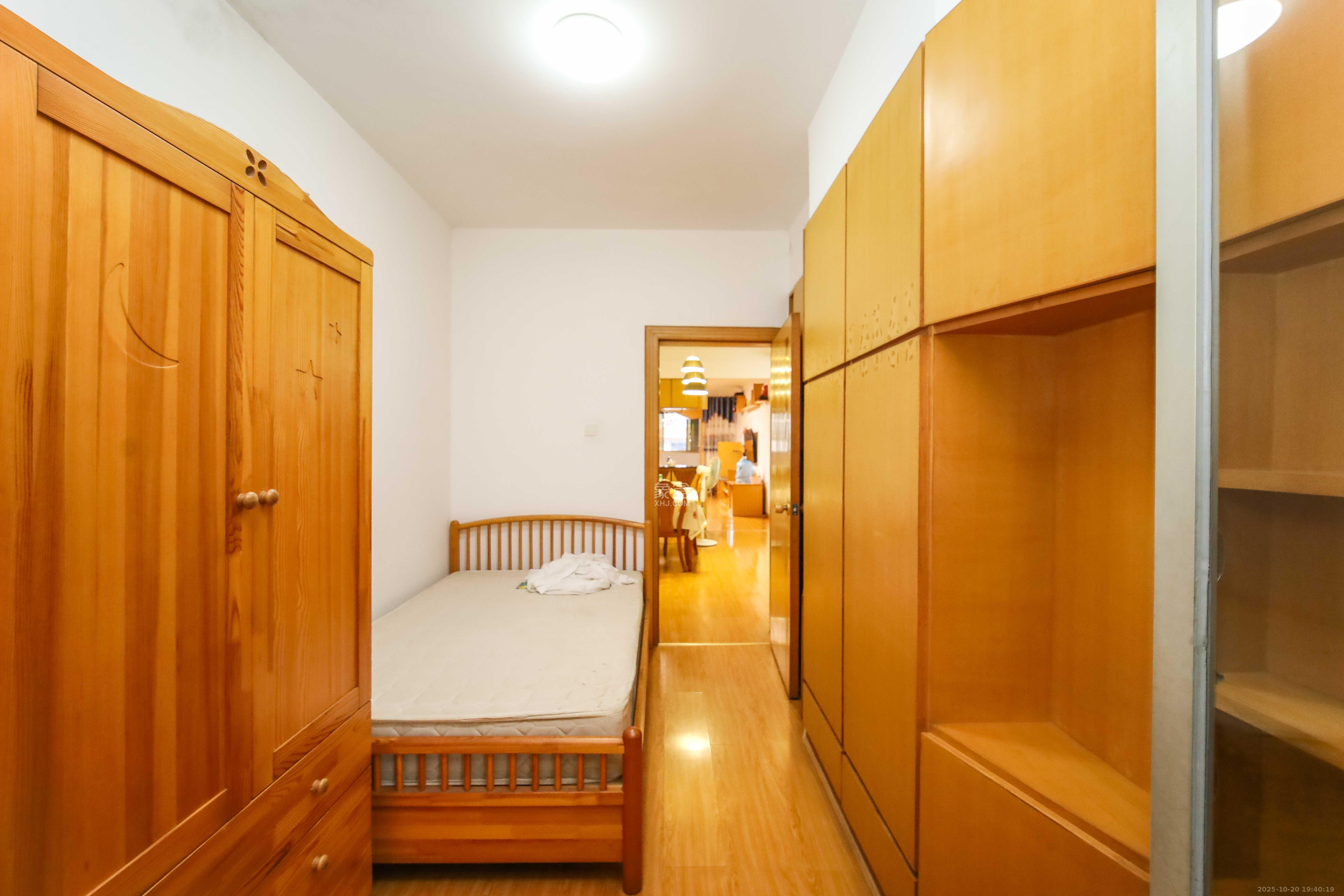 保利苑  3室2厅2卫    56.0万卧室