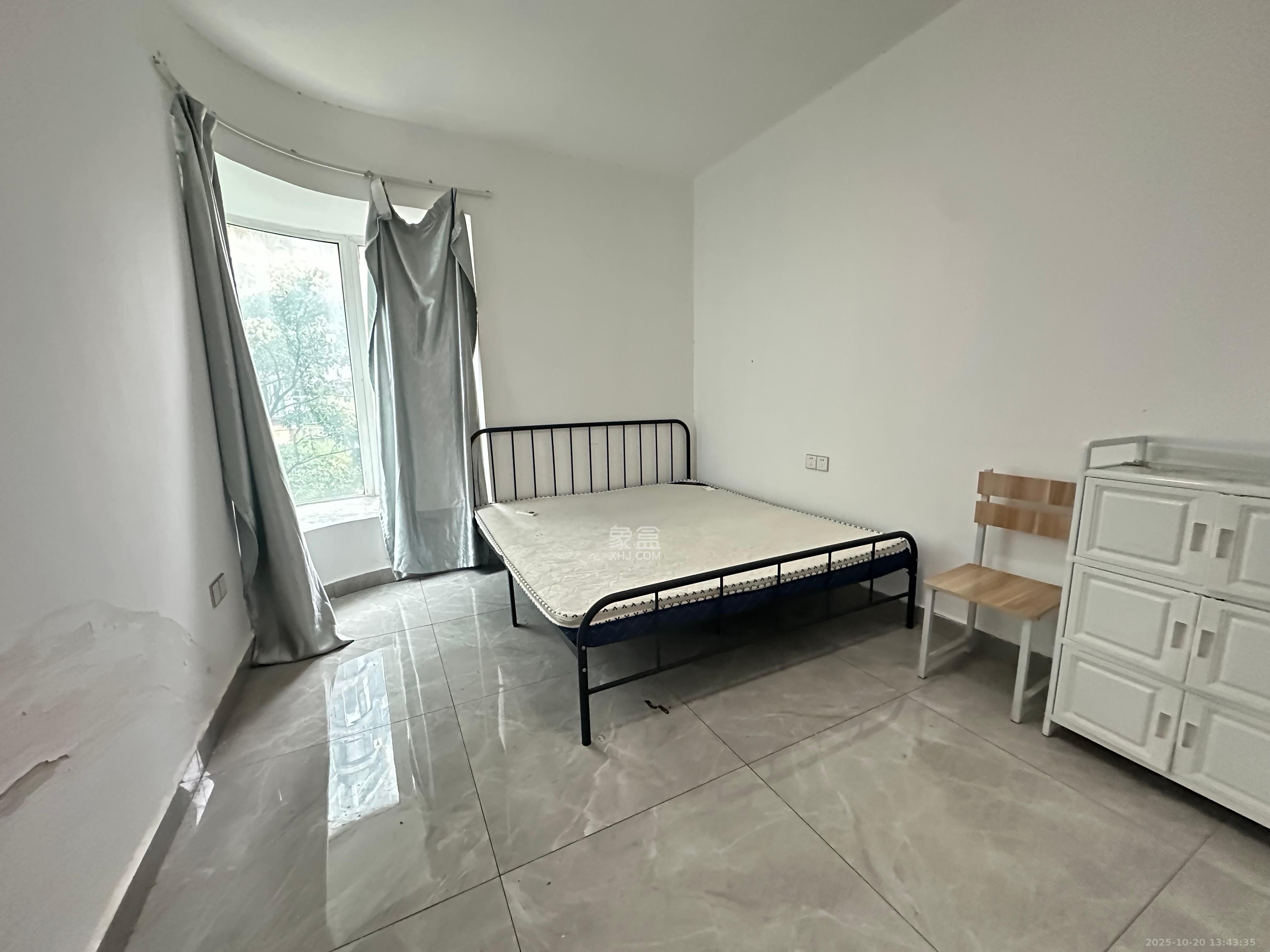 左岸春天  2室2厅1卫    1950.0元/月室内图