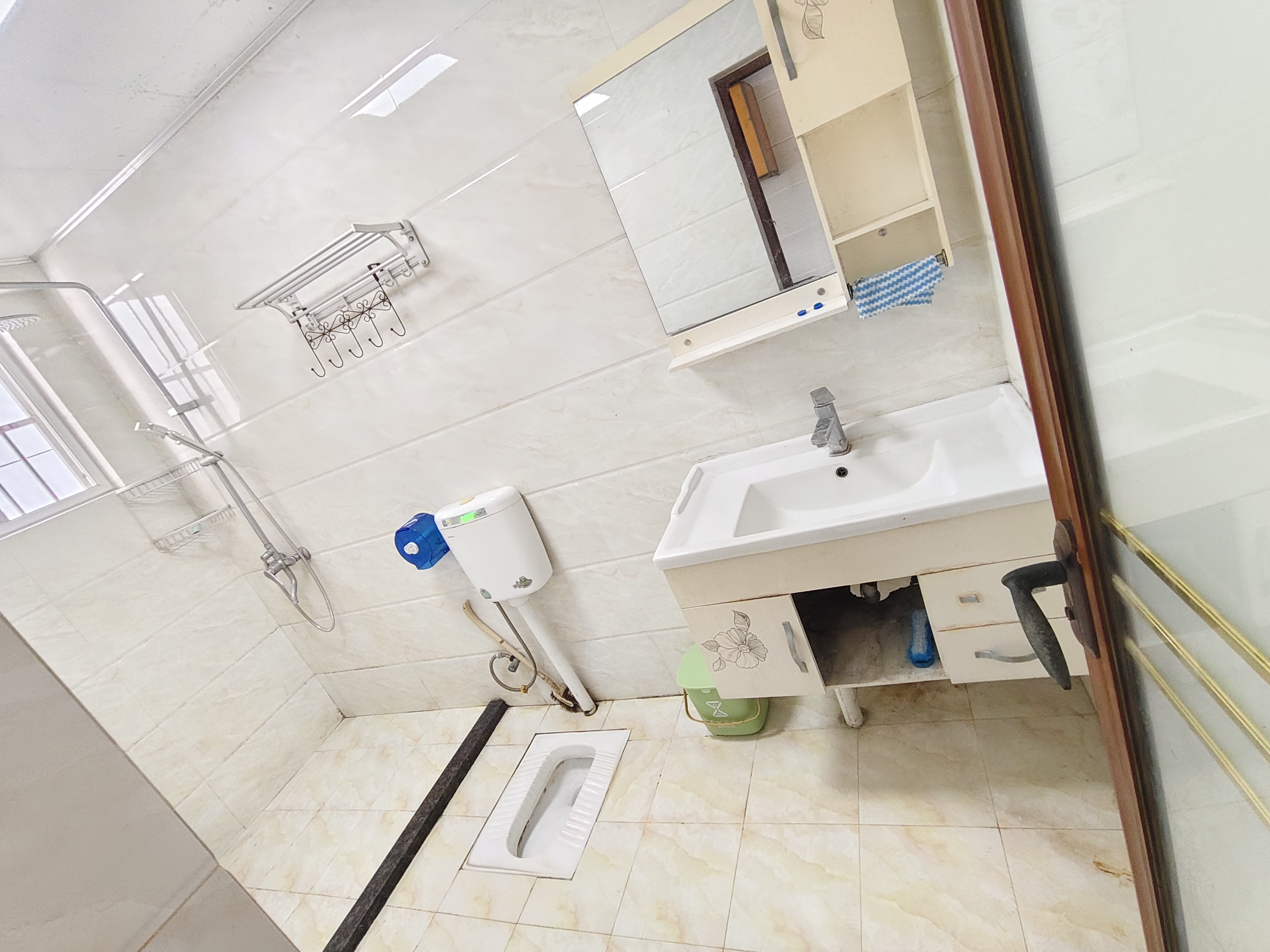 宝驹花园 2室2厅1卫 2200.0元/月 宝驹花园 2室2厅1卫 2200.0元/月室内图