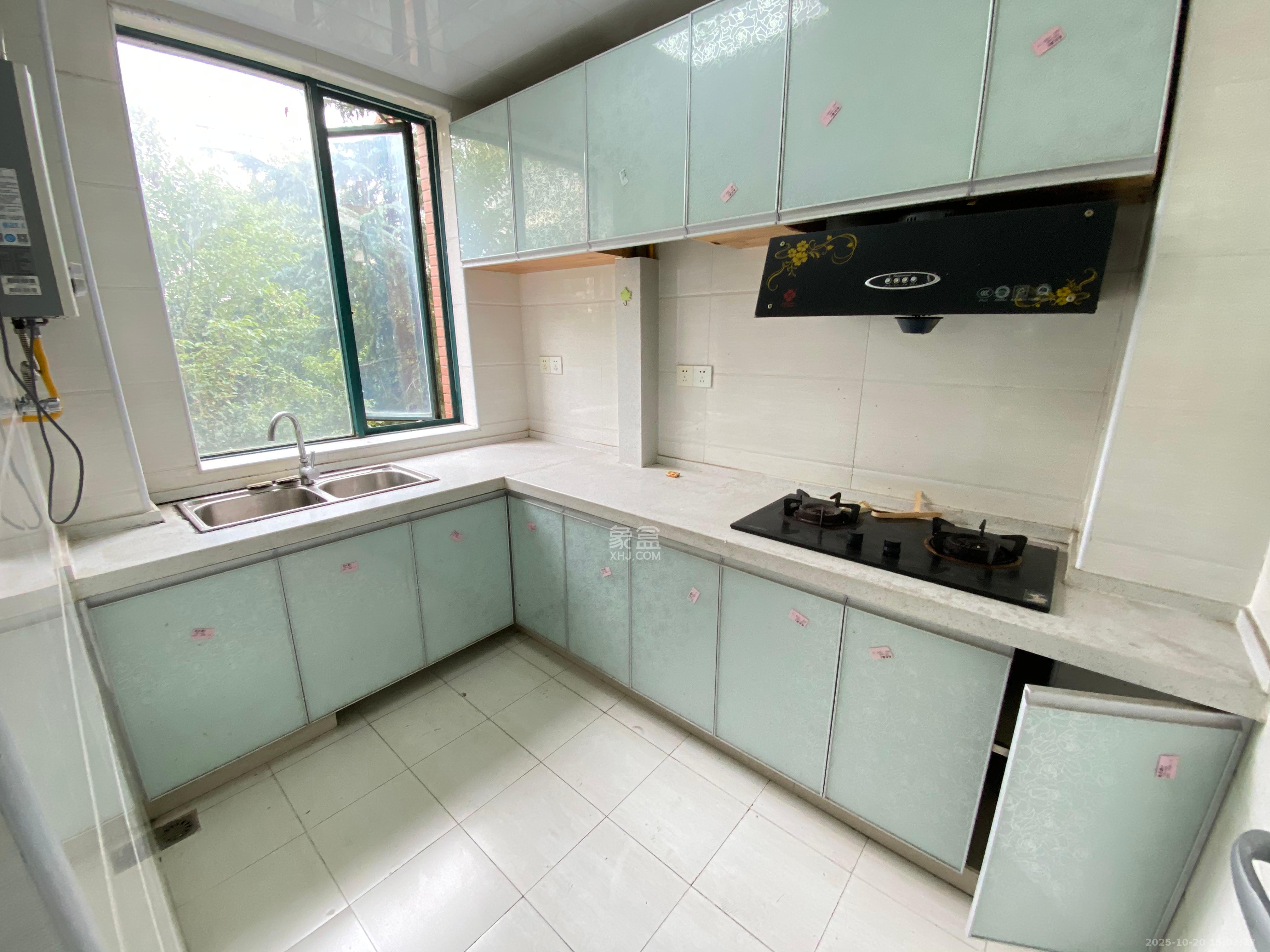 东方新城  2室1厅1卫    2200.0元/月室内图