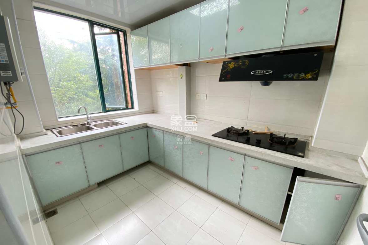 东方新城  2室1厅1卫    2200.0元/月 东方新城  2室1厅1卫    2200.0元/月室内图