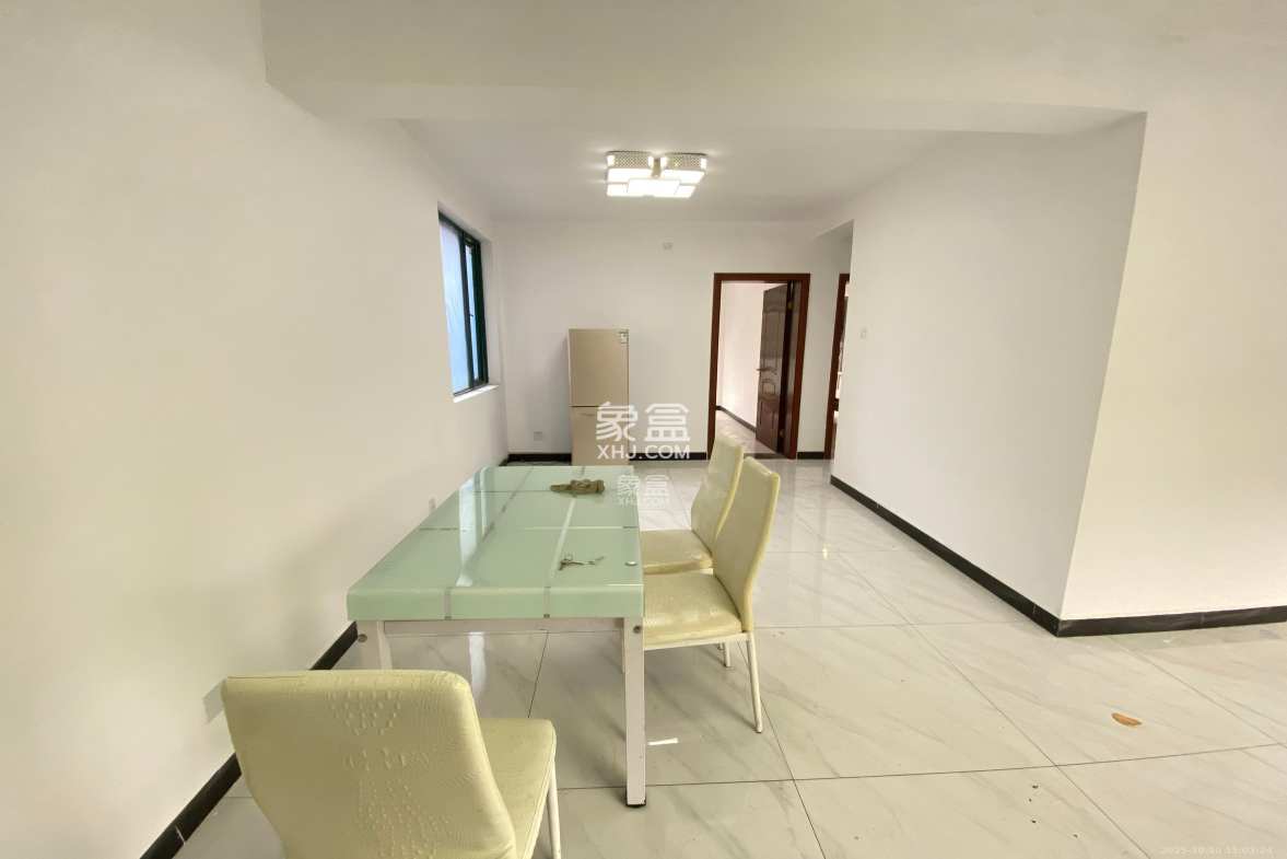 东方新城  2室1厅1卫    2200.0元/月 东方新城  2室1厅1卫    2200.0元/月室内图