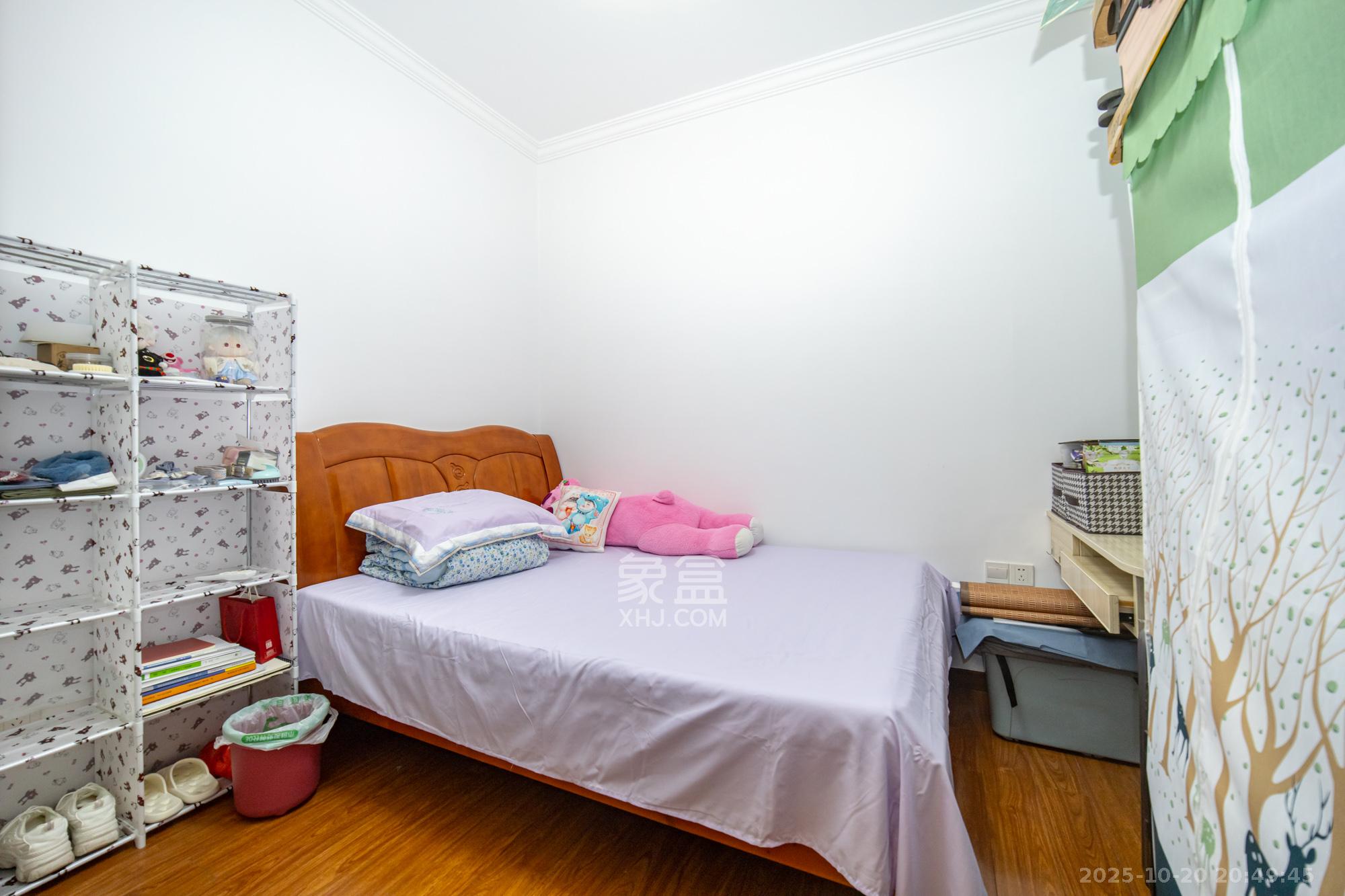 楚天世纪城西苑  3室2厅2卫    80.8万卧室