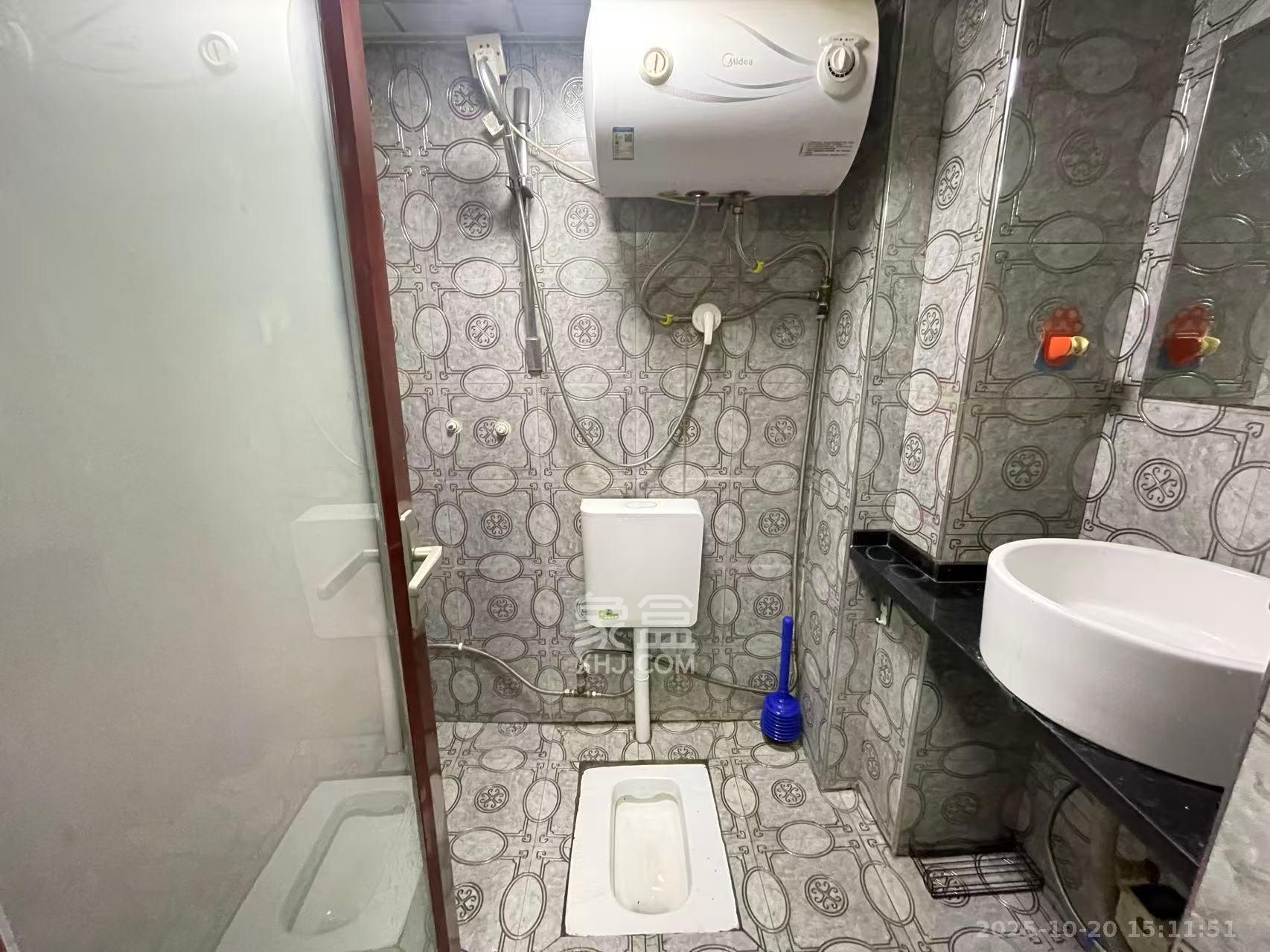 星城荣域 1室1厅1卫 1100.0元/月 星城荣域 1室1厅1卫 1100.0元/月室内图