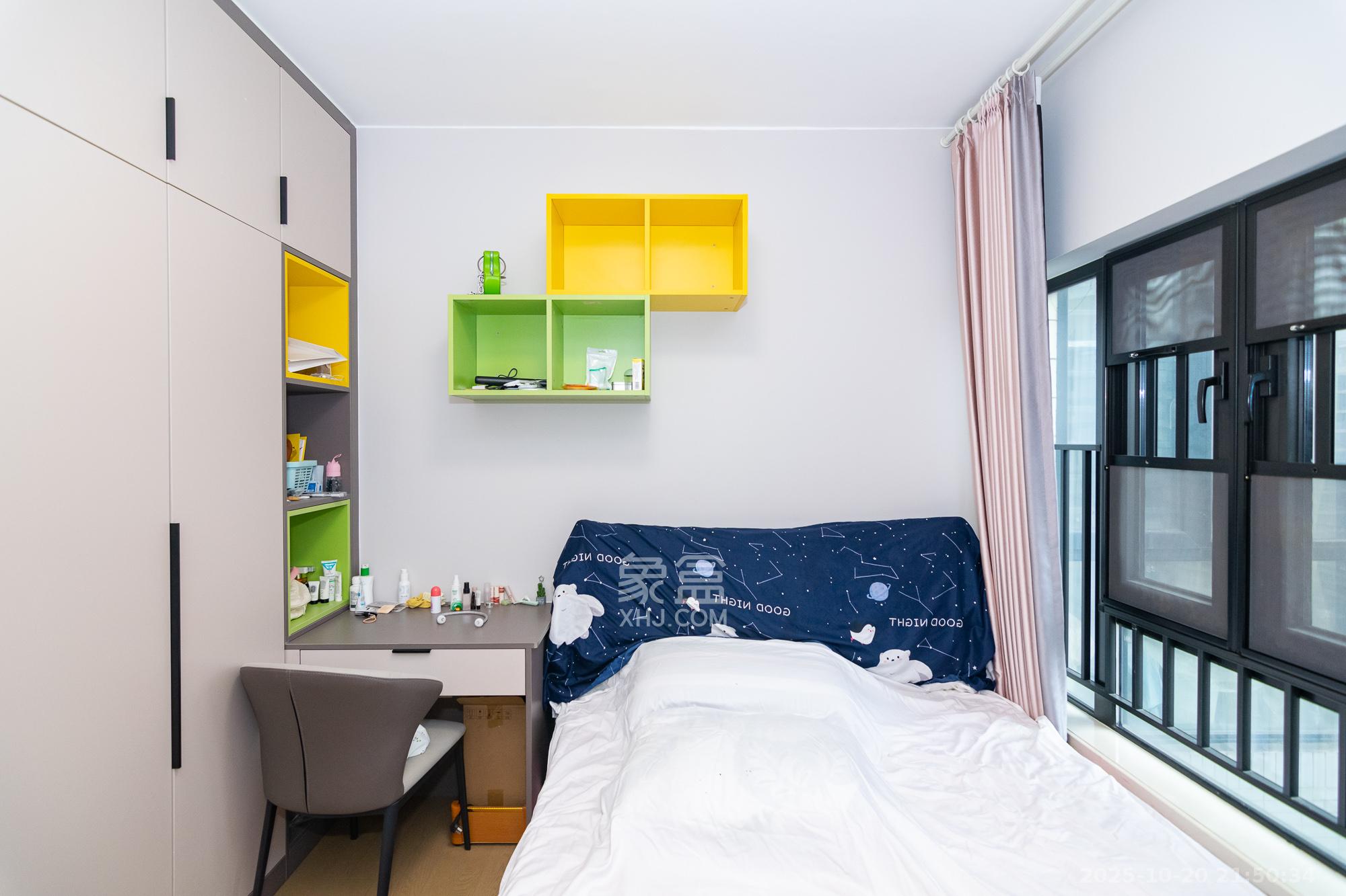 时代年华  4室2厅2卫    117.5万卧室