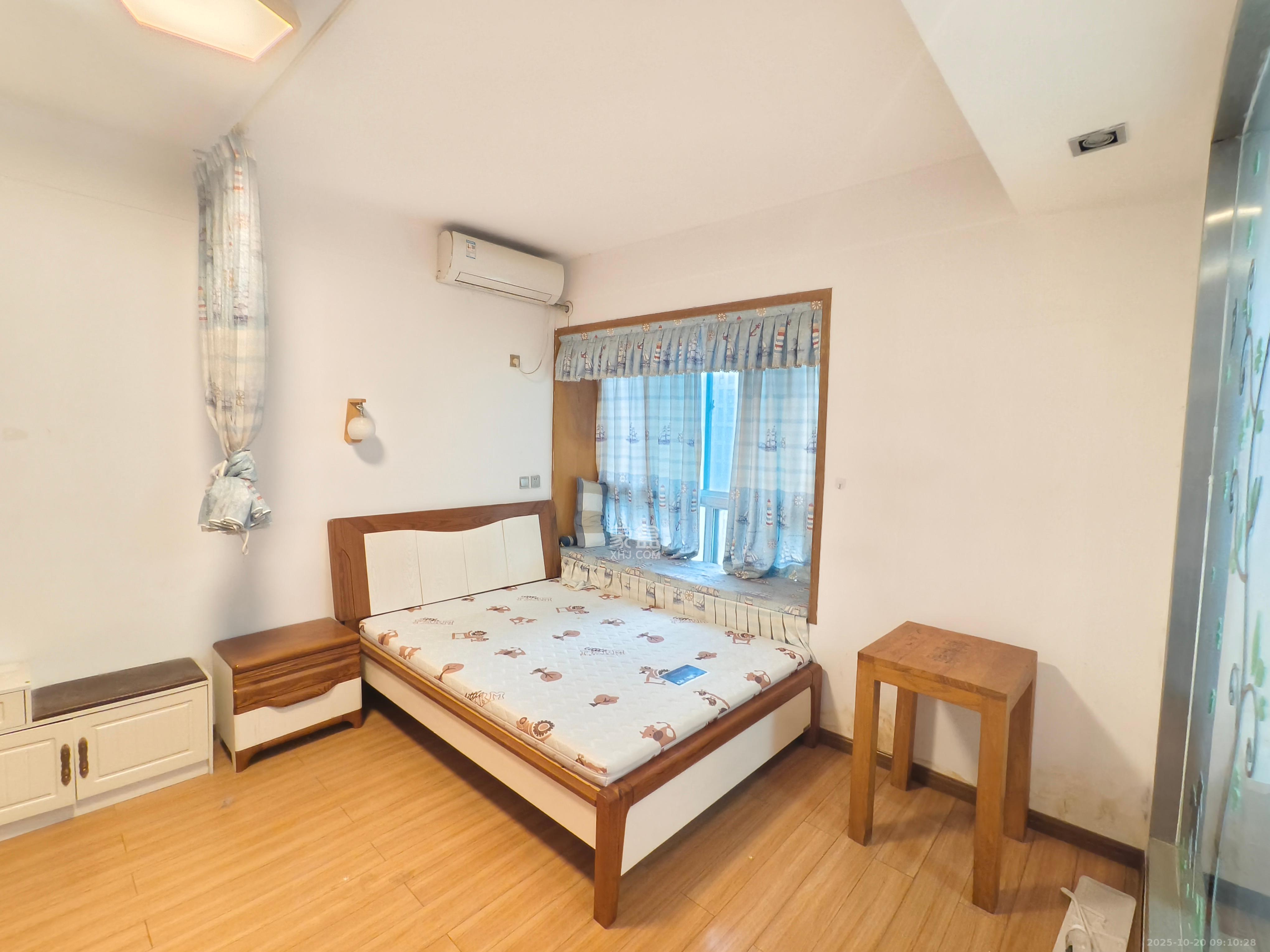 欧园  1室1厅1卫    1700.0元/月 欧园  1室1厅1卫    1700.0元/月室内图