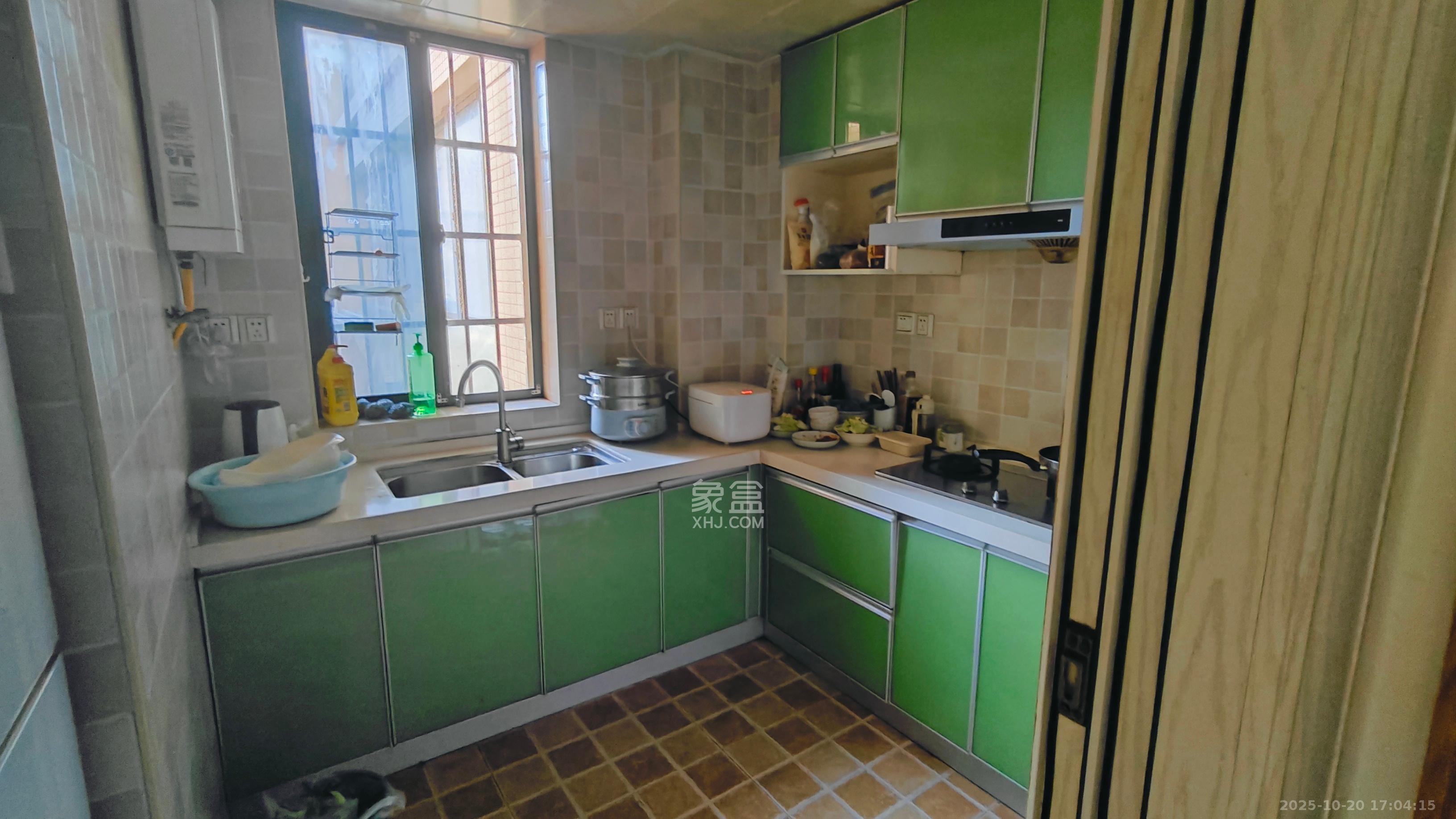 保利花园  2室2厅1卫    2400.0元/月 保利花园  2室2厅1卫    2400.0元/月室内图