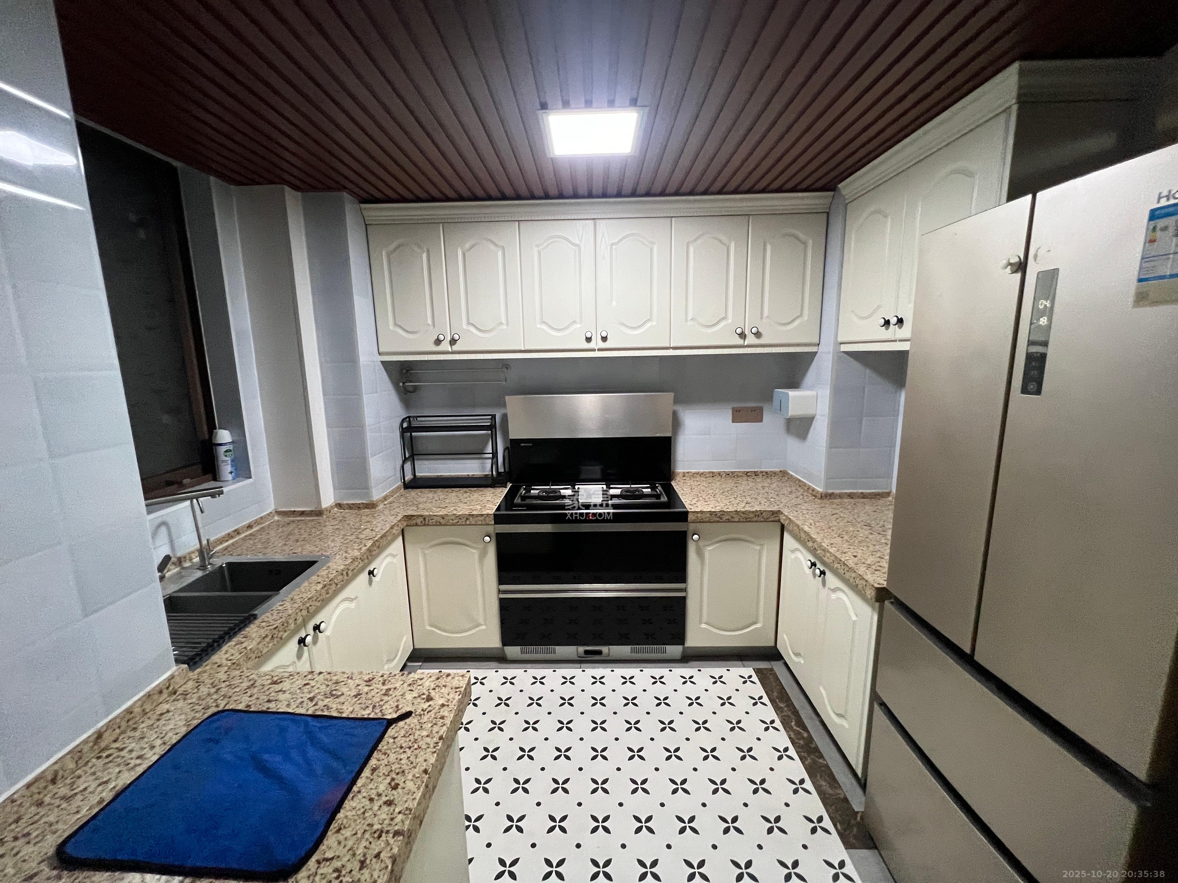 世茂铂翠湾二期  3室2厅2卫    3800.0元/月 世茂铂翠湾二期  3室2厅2卫    3800.0元/月室内图