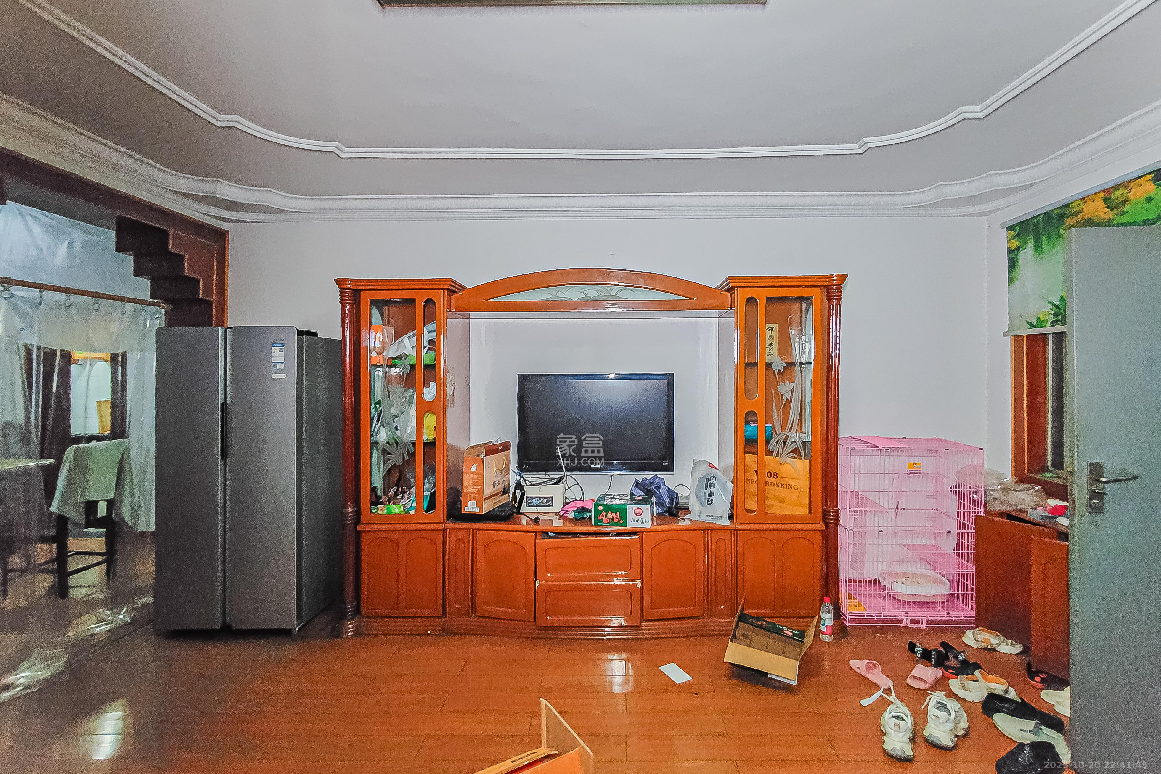 上工商银行宿舍  2室2厅1卫    48.8万客厅