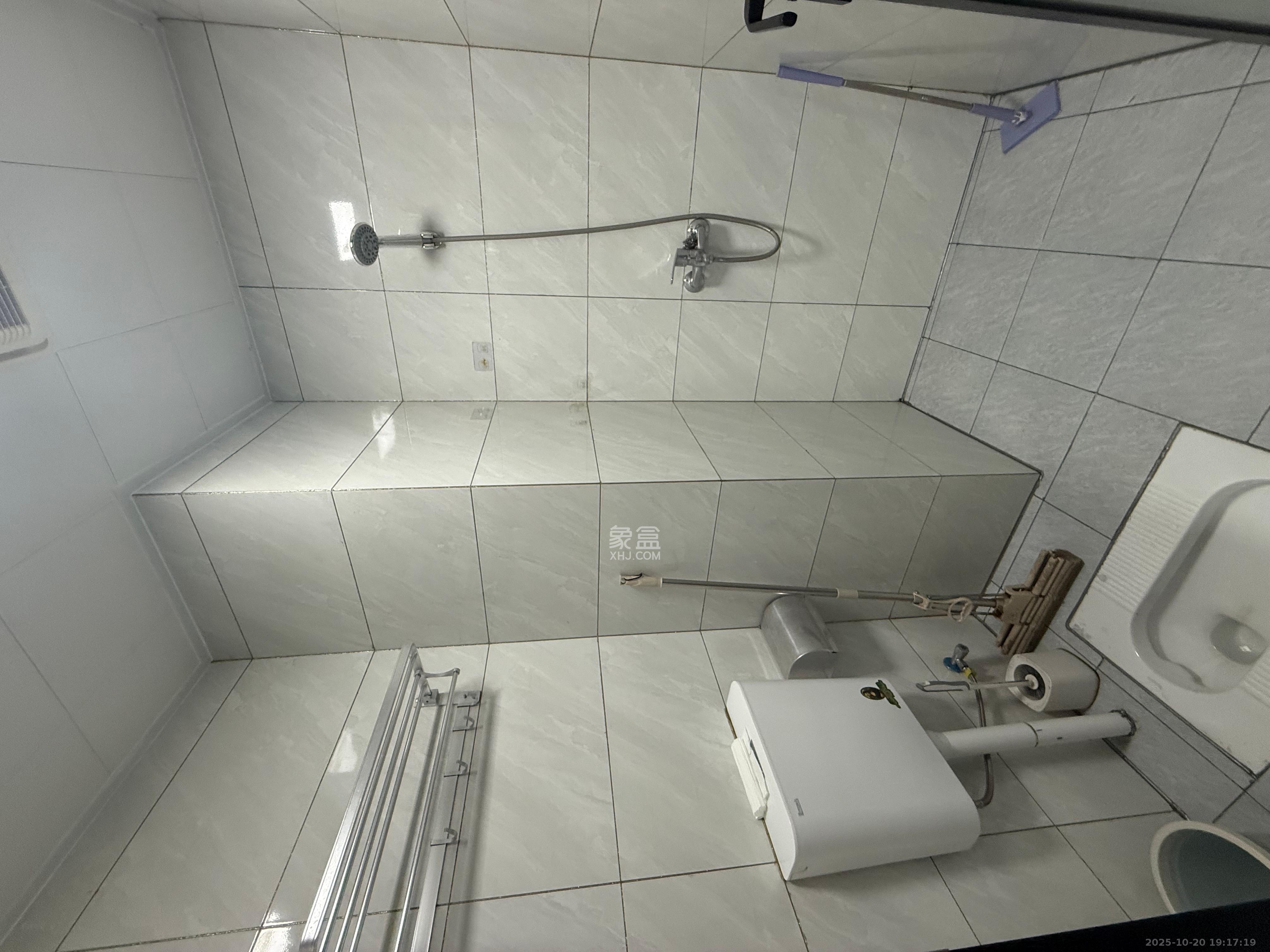 燕珑新寓  1室1厅1卫    1500.0元/月 燕珑新寓  1室1厅1卫    1500.0元/月室内图