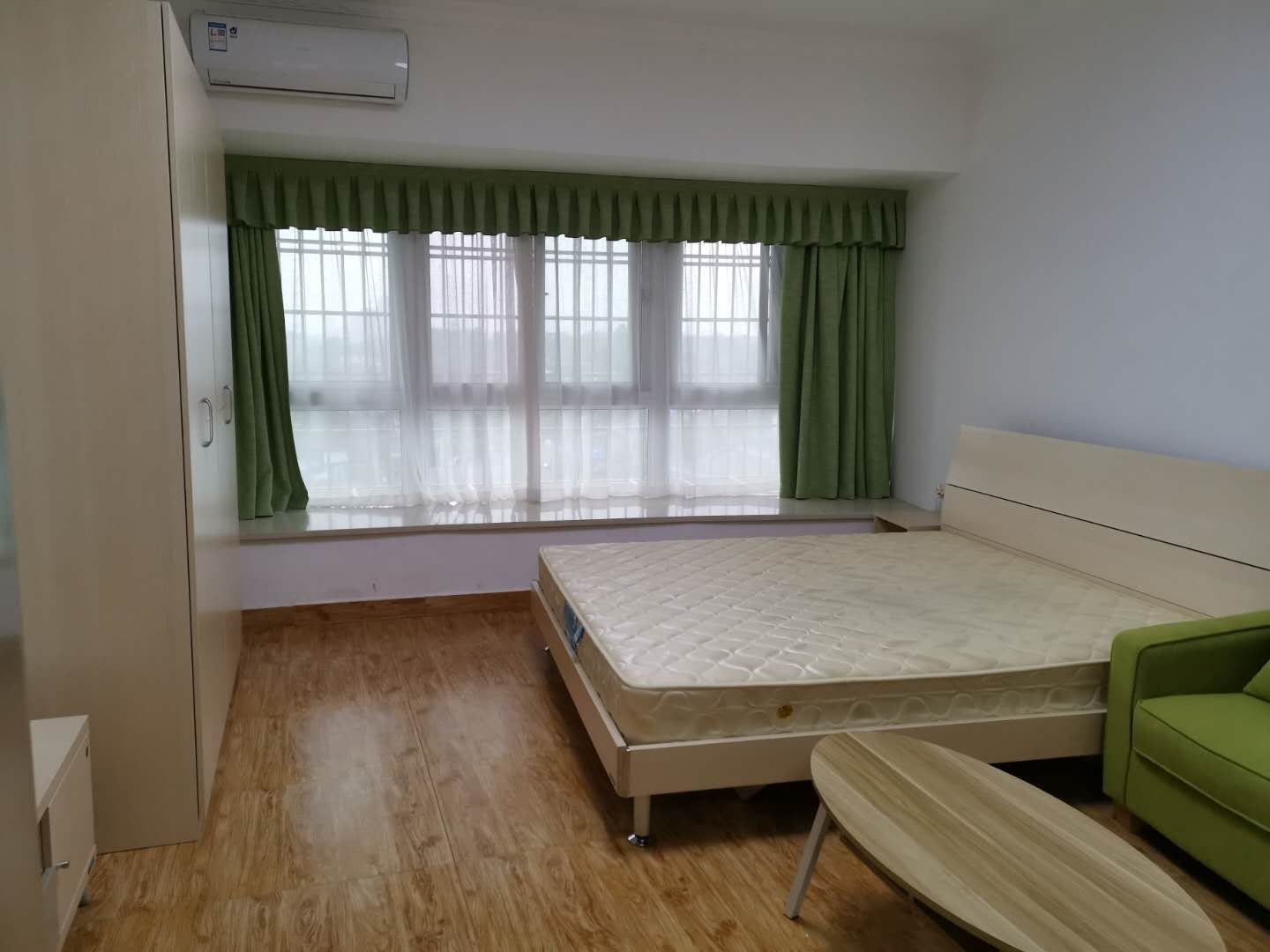 梓湖东城  1室1厅1卫    16.8万客厅