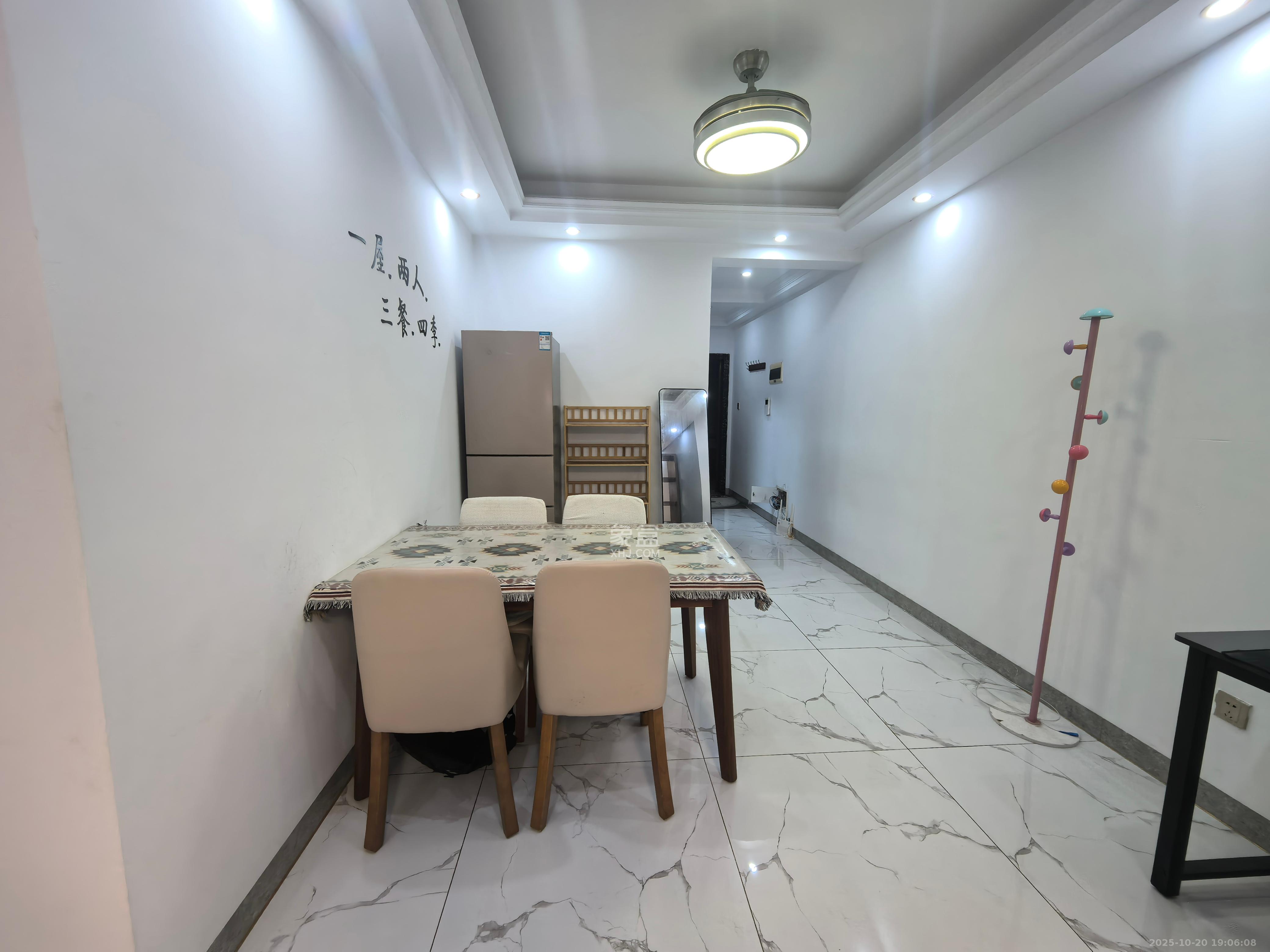 南城印象  3室2厅1卫    2400.0元/月 南城印象  3室2厅1卫    2400.0元/月室内图1