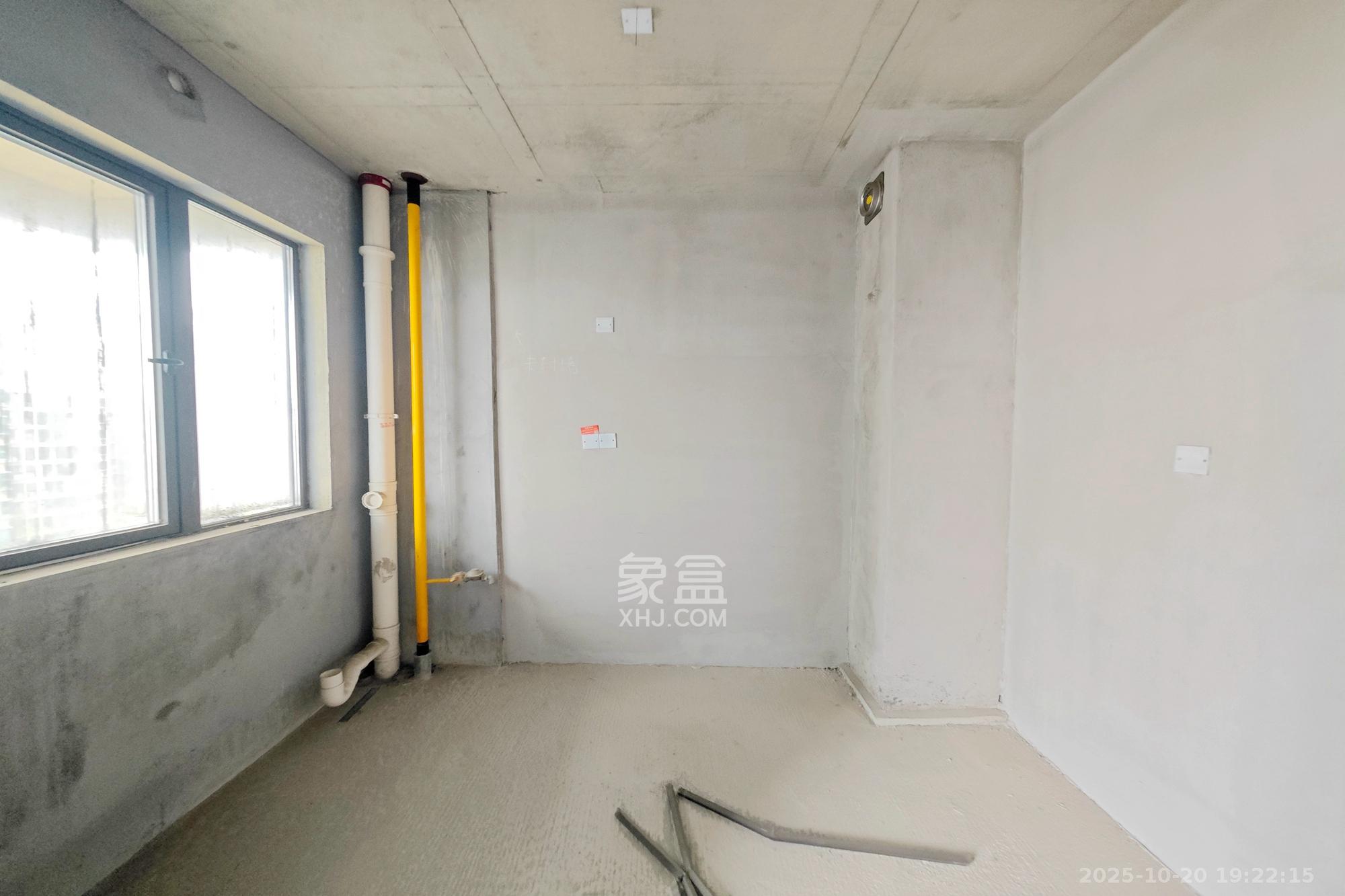 大都汇天悦（保利大都汇三期）  4室2厅2卫    160.0万其他