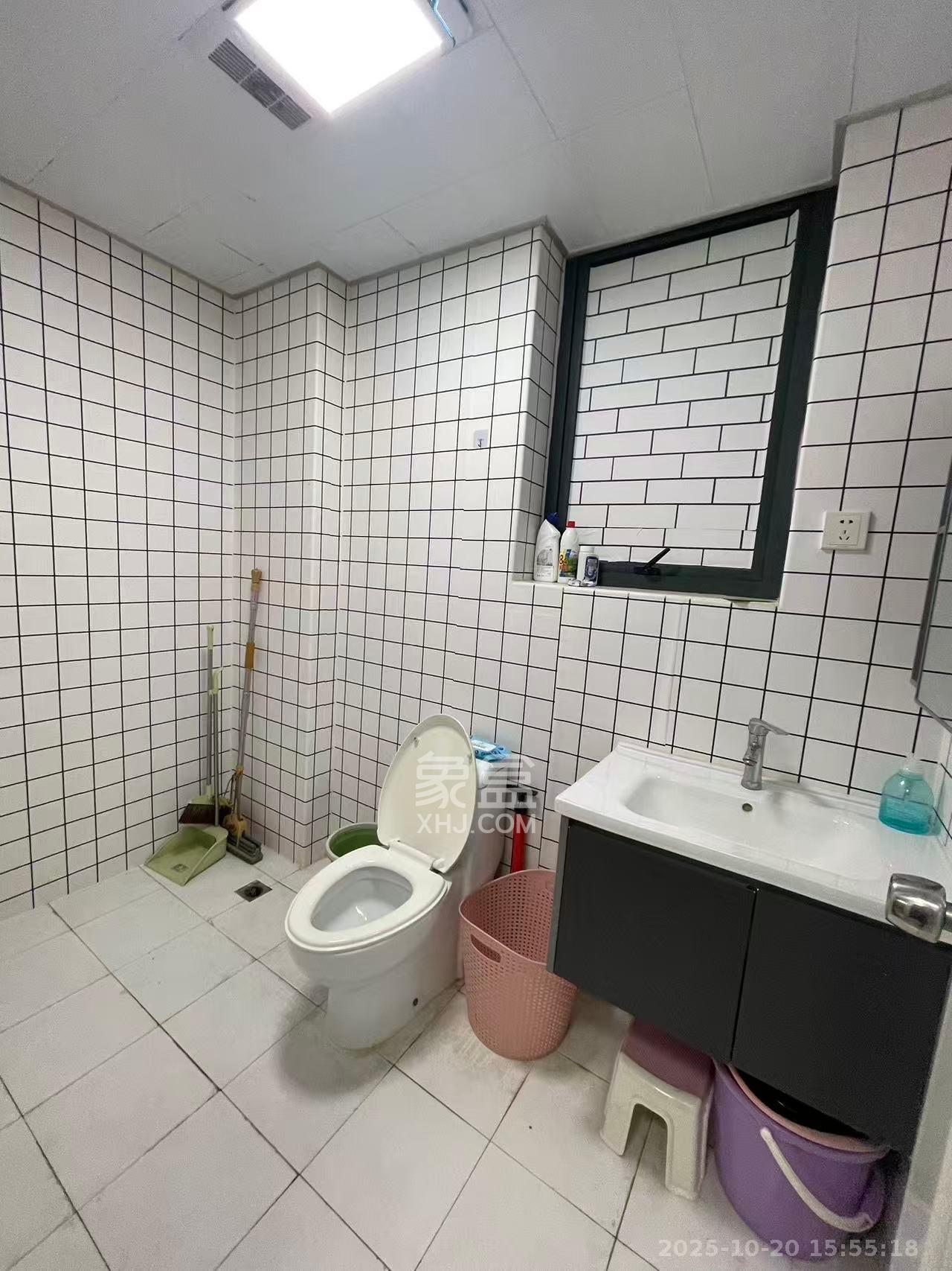 中天广场  1室1厅1卫    2800.0元/月室内图