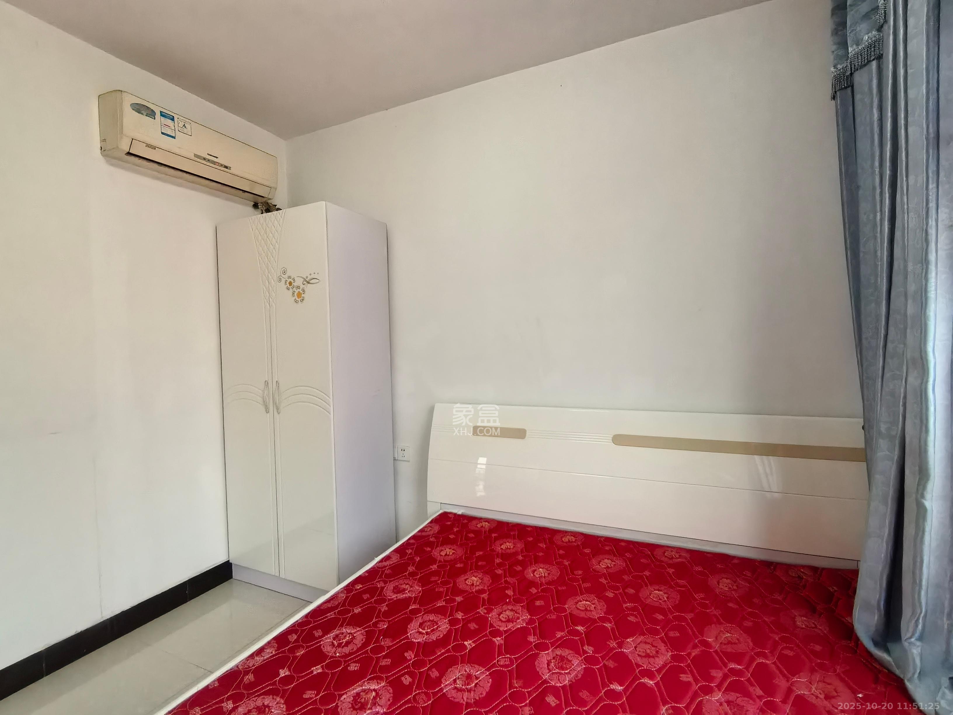 钰龙天下二期（钰龙佳园）  1室2厅1卫    2200.0元/月室内图