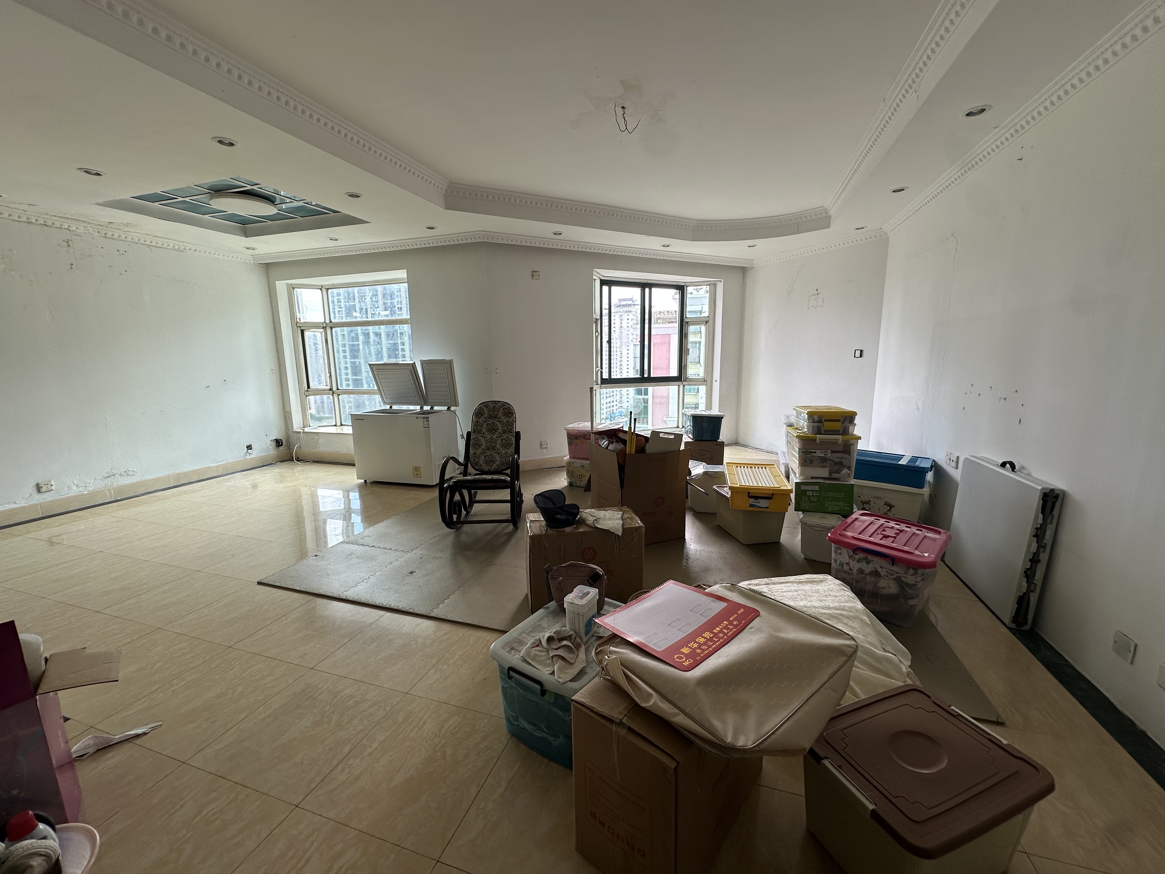 置地花园 3室2厅2卫 190.0万 置地花园 3室2厅2卫 190.0万客厅