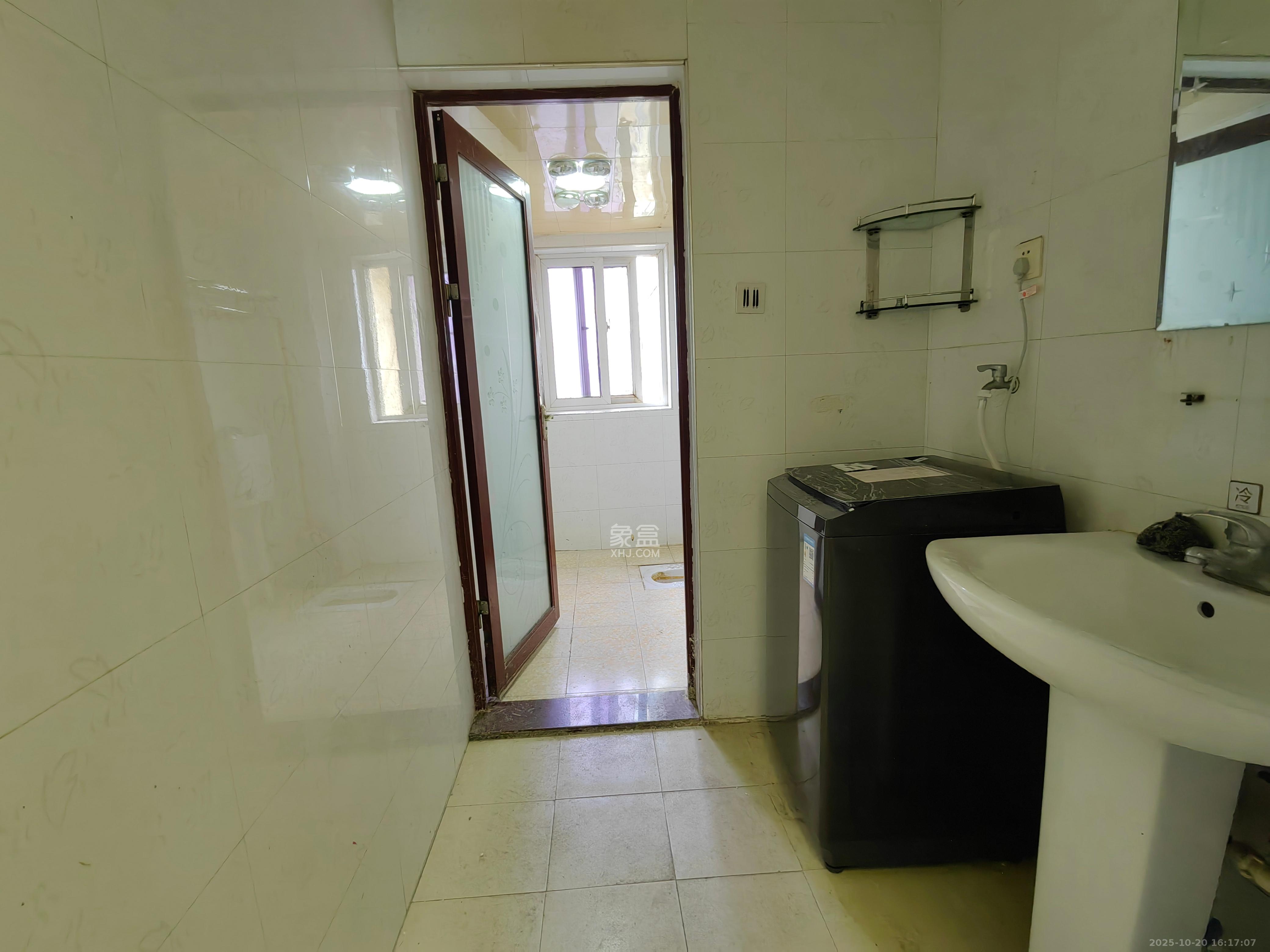 先锋水韵花都 3室2厅2卫 2500.0元/月 先锋水韵花都 3室2厅2卫 2500.0元/月室内图