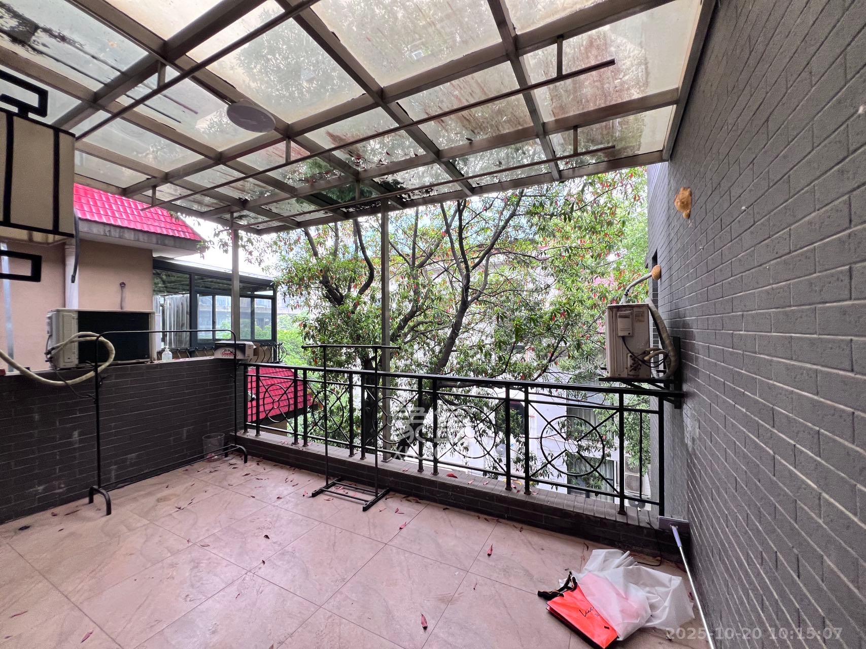 碧翠园（中房）  10室3厅4卫    13000.0元/月室内图