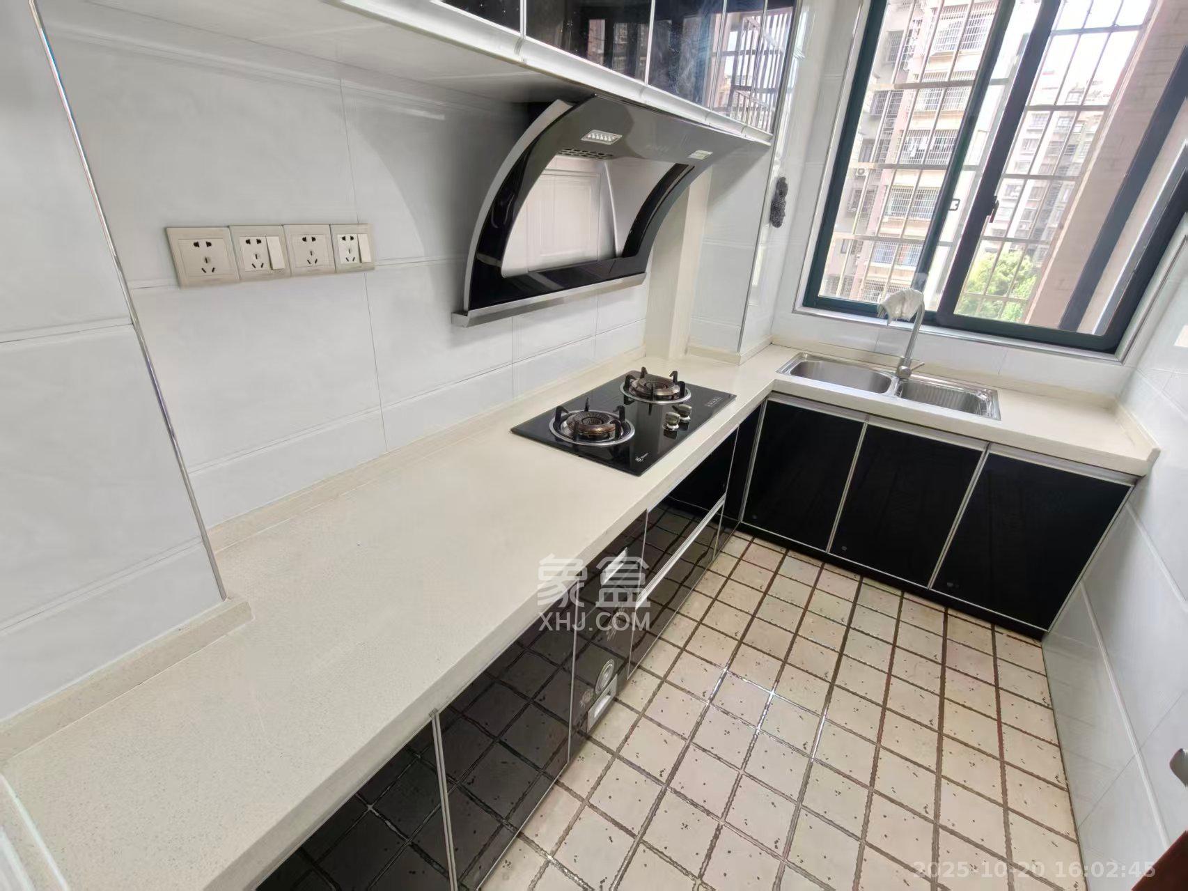 麓枫和苑  2室2厅1卫    2300.0元/月室内图