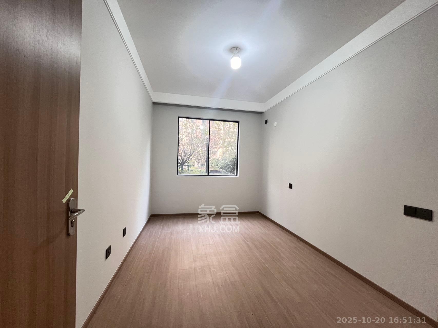 华润凯旋门二期  4室2厅1卫    3600.0元/月 华润凯旋门二期  4室2厅1卫    3600.0元/月室内图