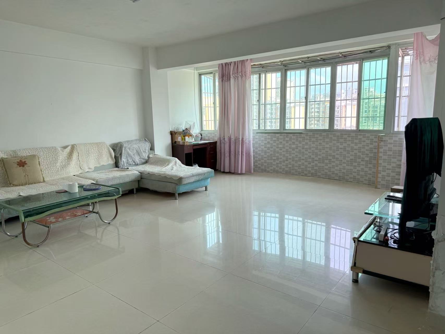 海湾怡园  3室2厅2卫    1500.0元/月室内图