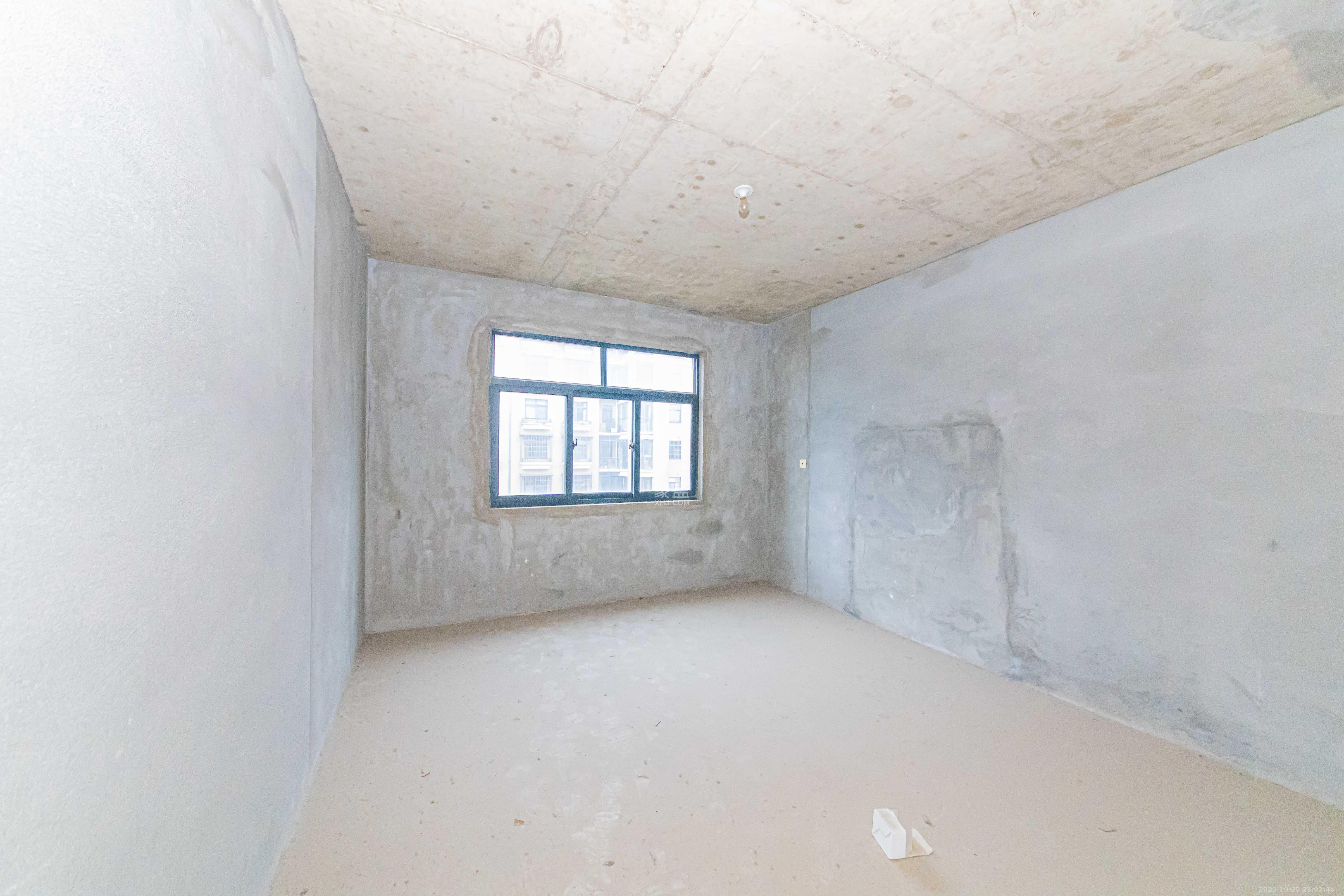 润江榕园  4室2厅2卫    243.0万卧室