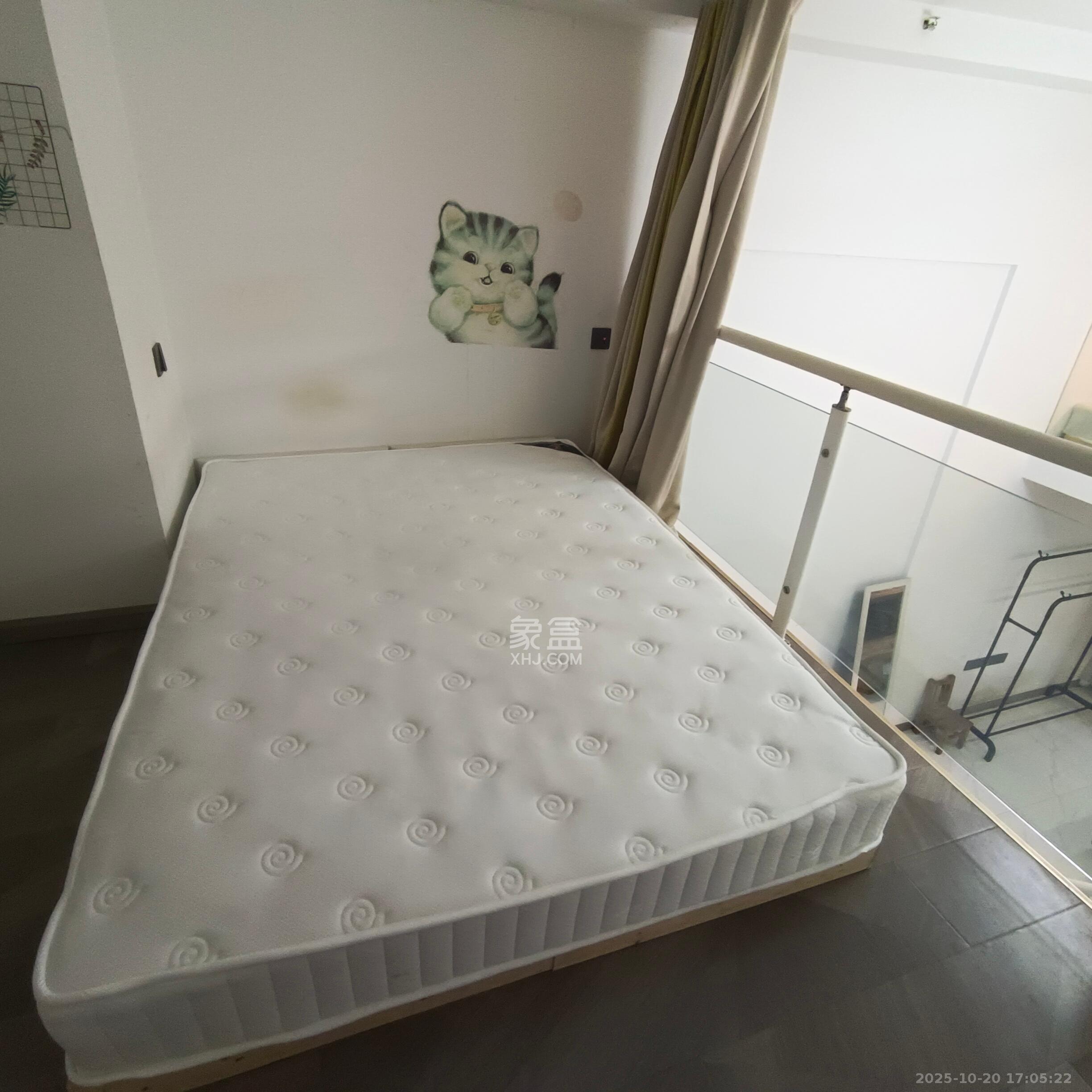 藏珑湖上公馆  2室1厅1卫    1900.0元/月 藏珑湖上公馆  2室1厅1卫    1900.0元/月室内图1