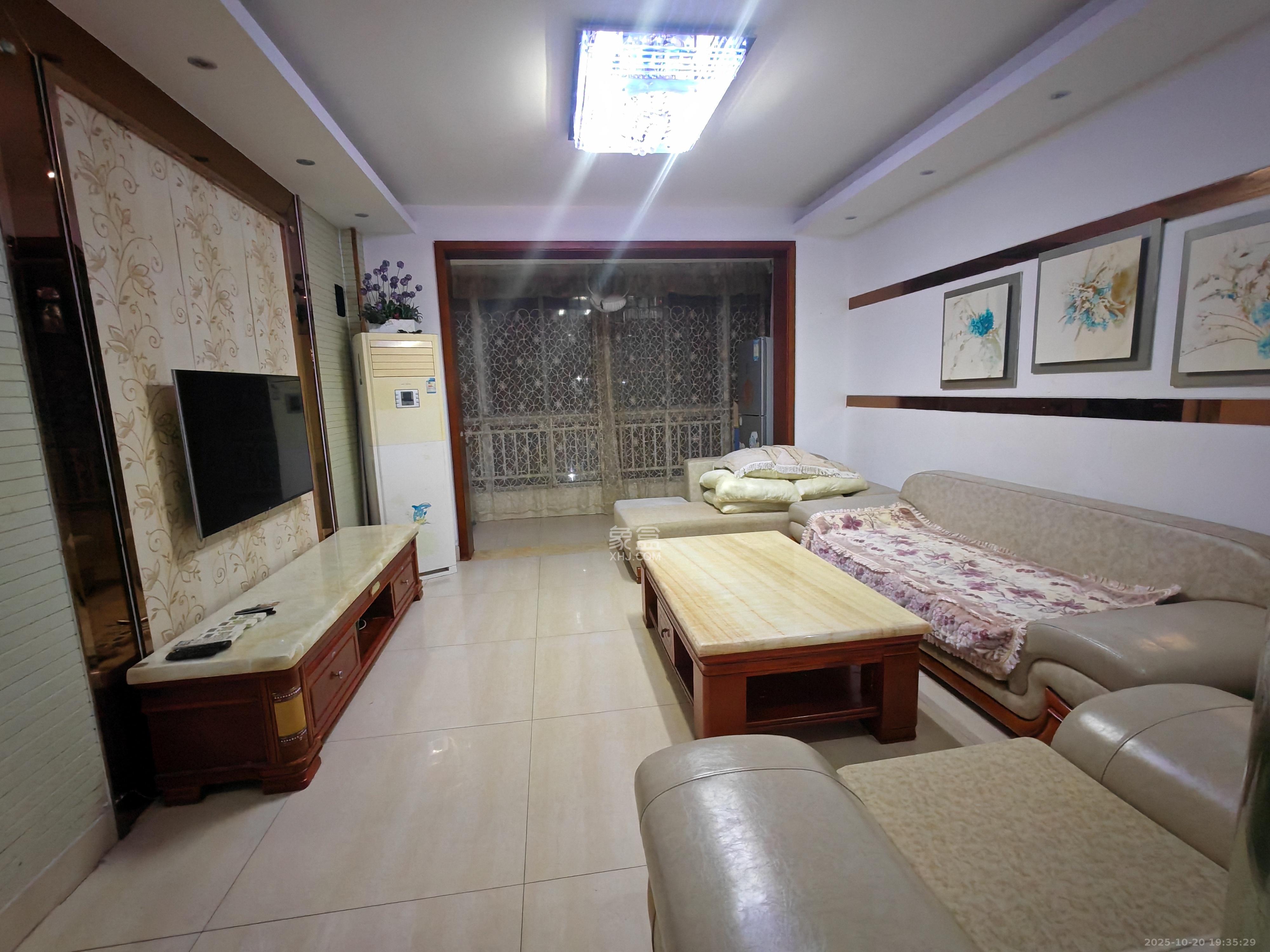 时代星城  3室2厅2卫    1800.0元/月