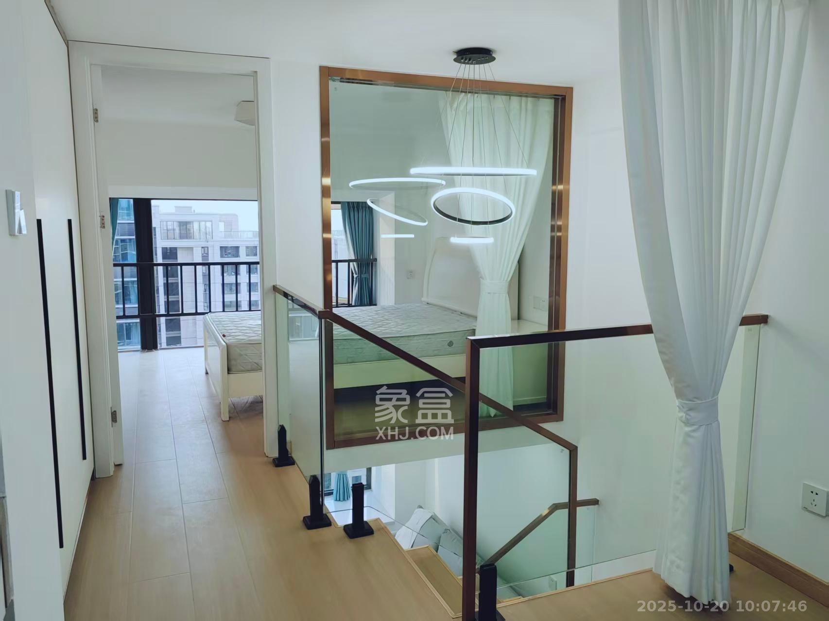 龙湖铂金岛 2室2厅1卫 2300.0元/月 龙湖铂金岛 2室2厅1卫 2300.0元/月室内图