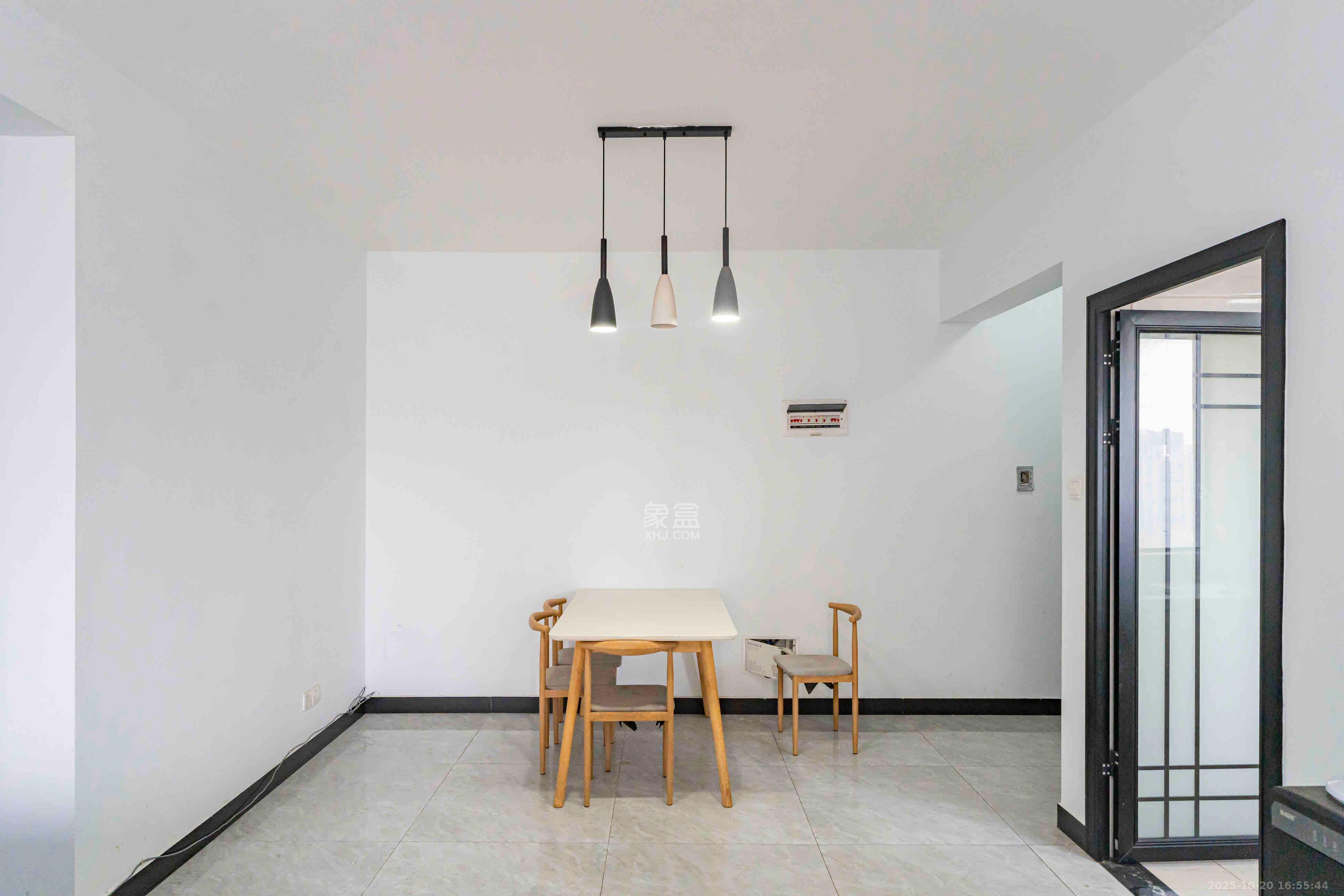 上园商住小区 3室2厅1卫 3000.0元/月 上园商住小区 3室2厅1卫 3000.0元/月室内图