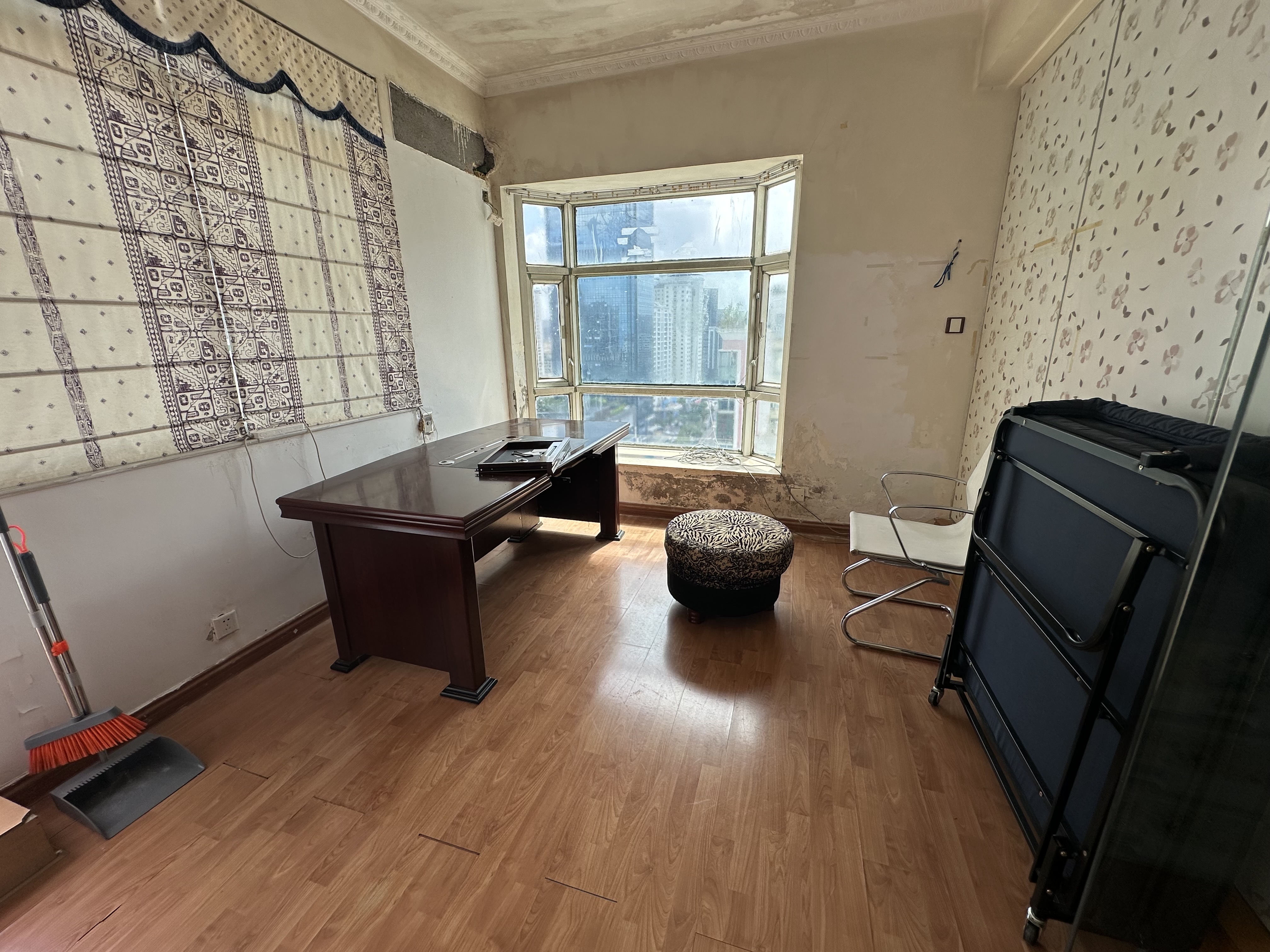 置地花园 3室2厅2卫 190.0万 置地花园 3室2厅2卫 190.0万客厅