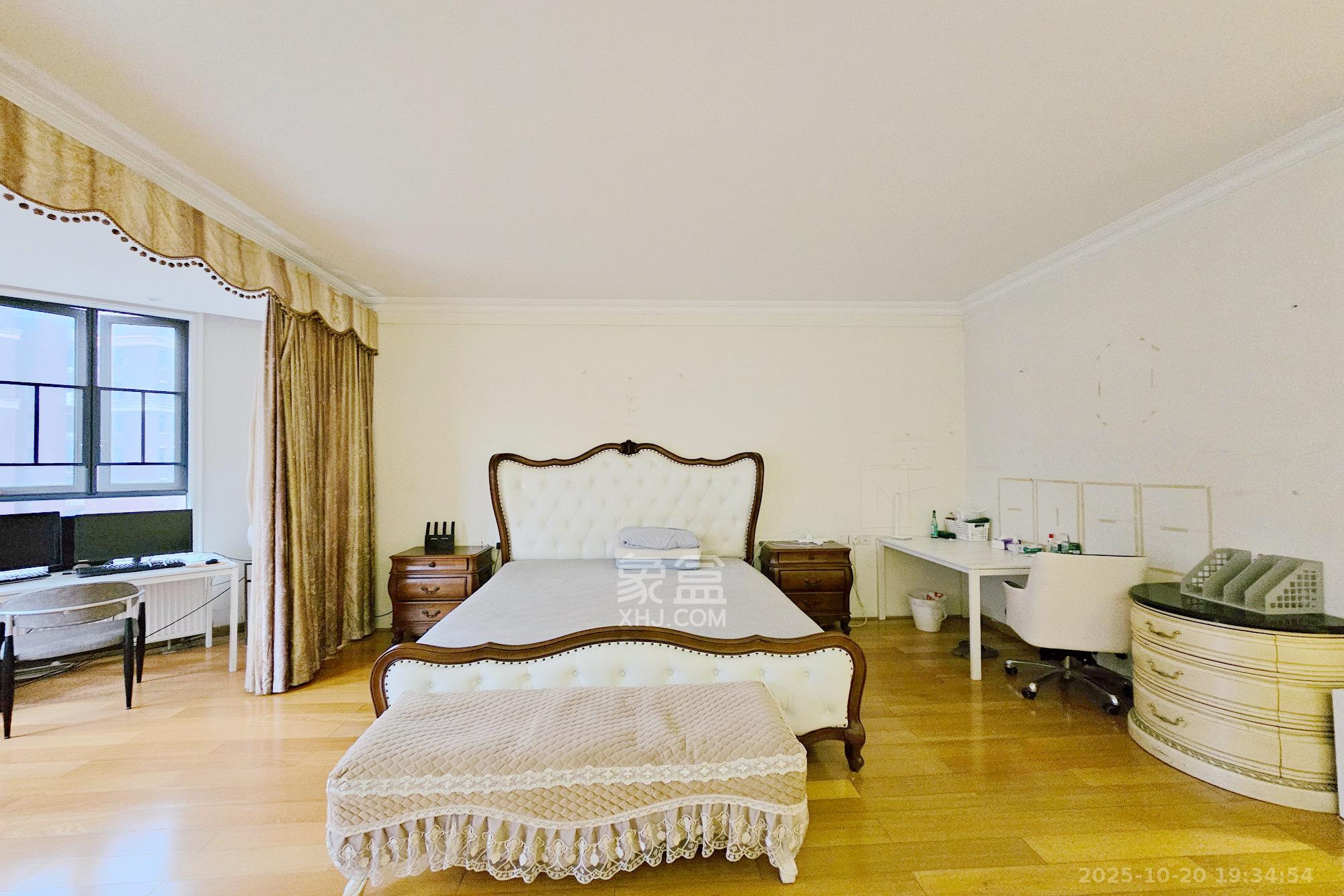 中隆国际御玺  5室2厅4卫    316.0万 中隆国际御玺  5室2厅4卫    316.0万卧室