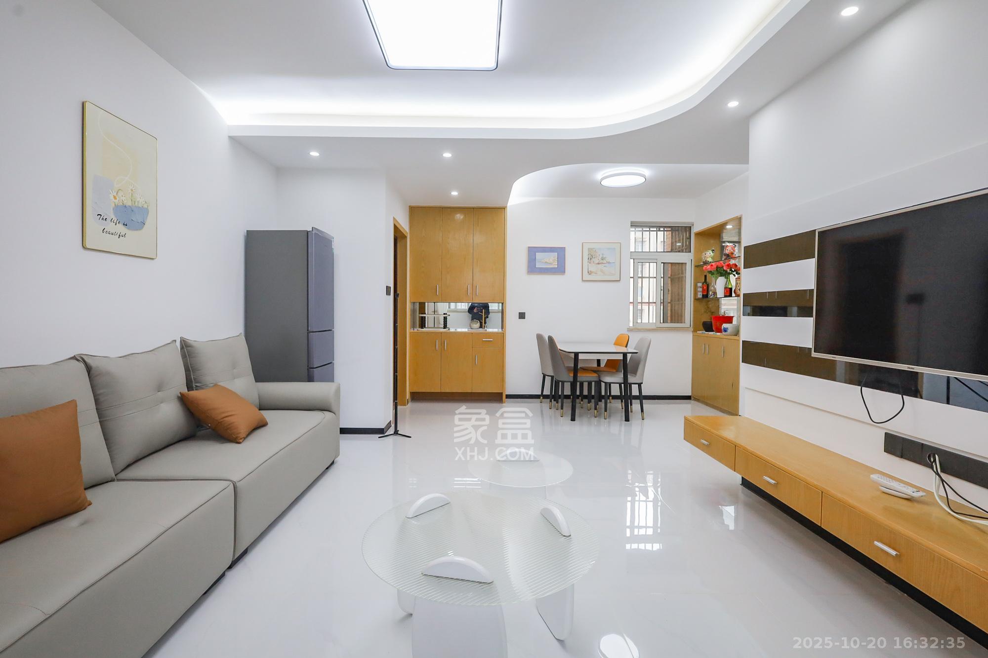 谷山乐园二期  3室2厅1卫    62.8万 谷山乐园二期  3室2厅1卫    62.8万客厅