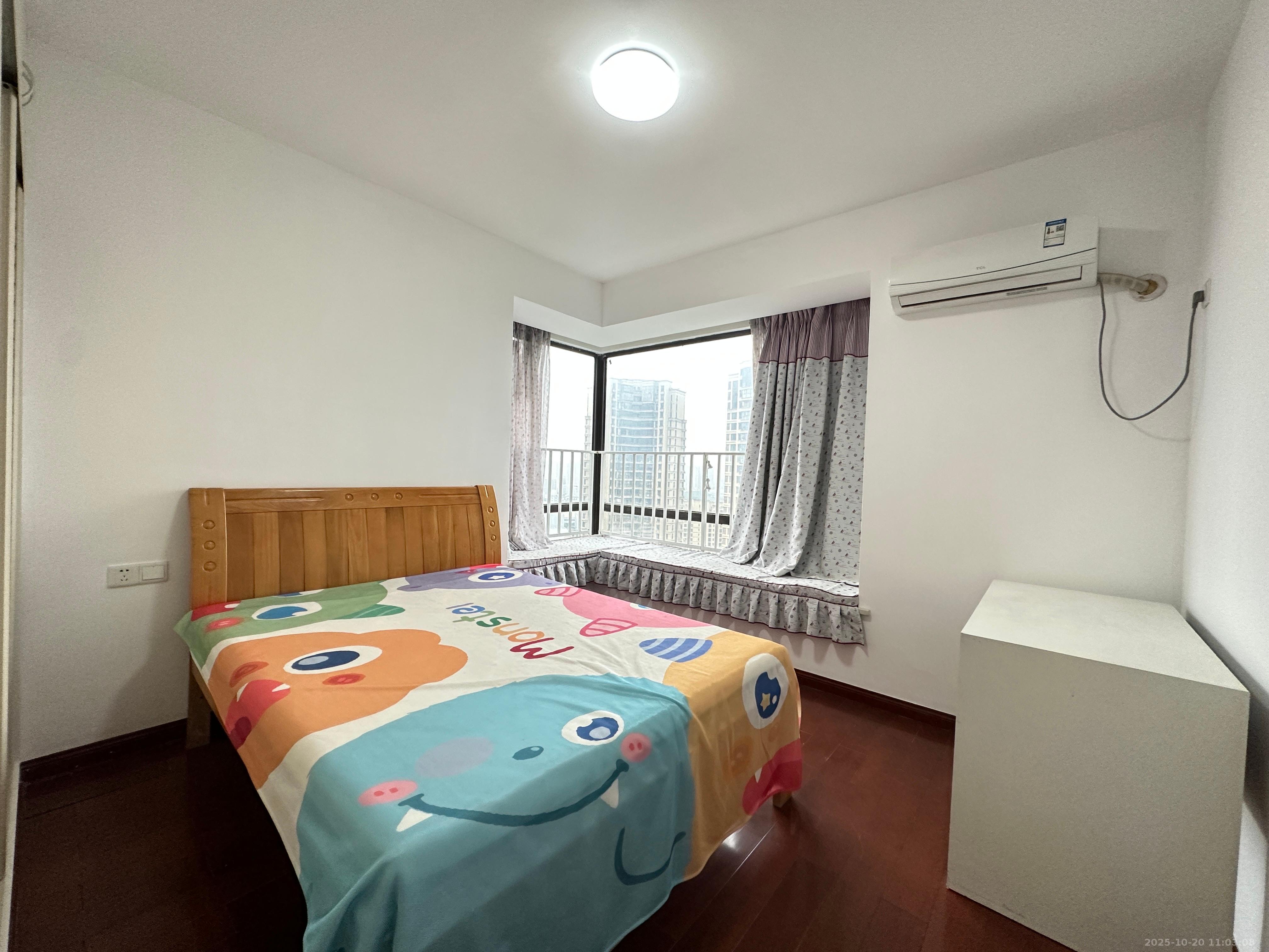 保利麓谷林语E区 3室2厅2卫 2500.0元/月 保利麓谷林语E区 3室2厅2卫 2500.0元/月室内图