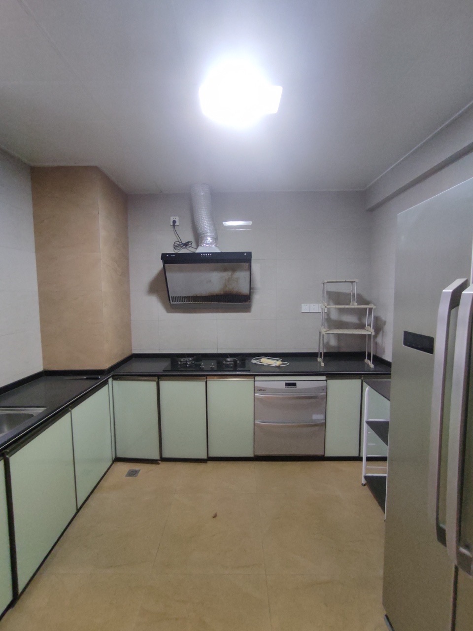 都市森林  5室2厅2卫    3200.0元/月室内图